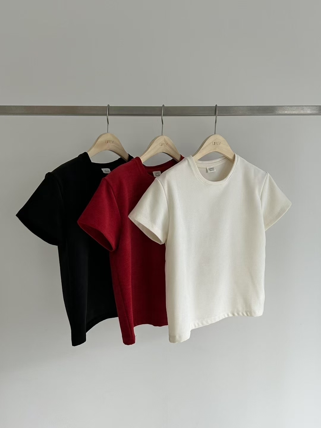 LY5315 短版圓領短袖上衣