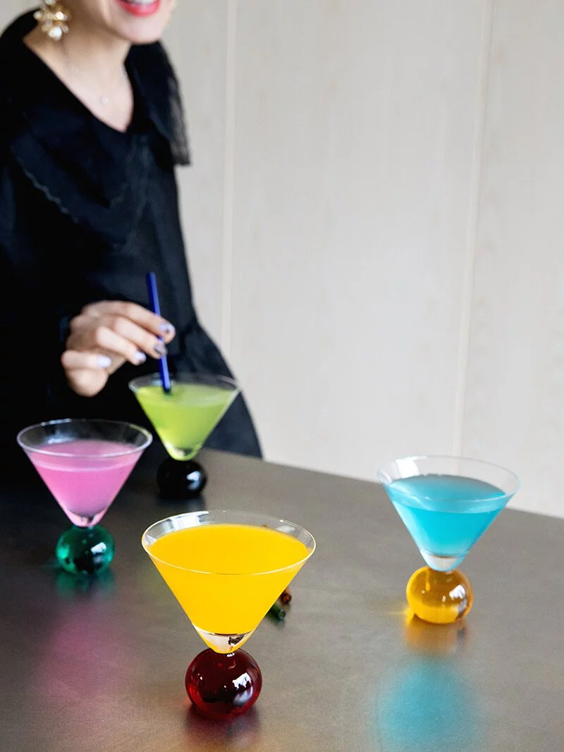 ByOn-Posh Spice 透明雞尾酒杯，透明與綠，黃色，紅或黑色玻璃的交會設計