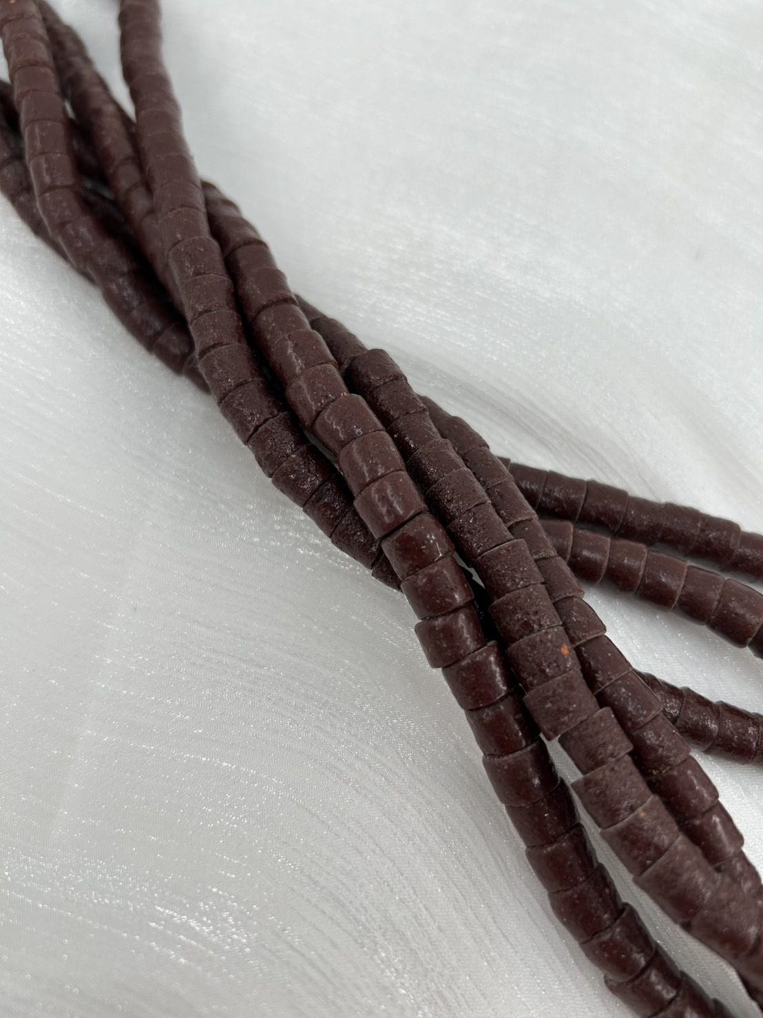No.1貿易老珠咖色7mm高7mm總長64cm共100顆