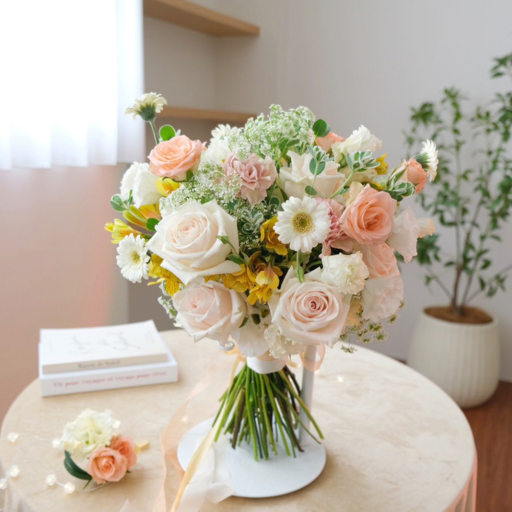 圓型鮮花捧花 / 清新繽紛黃粉色