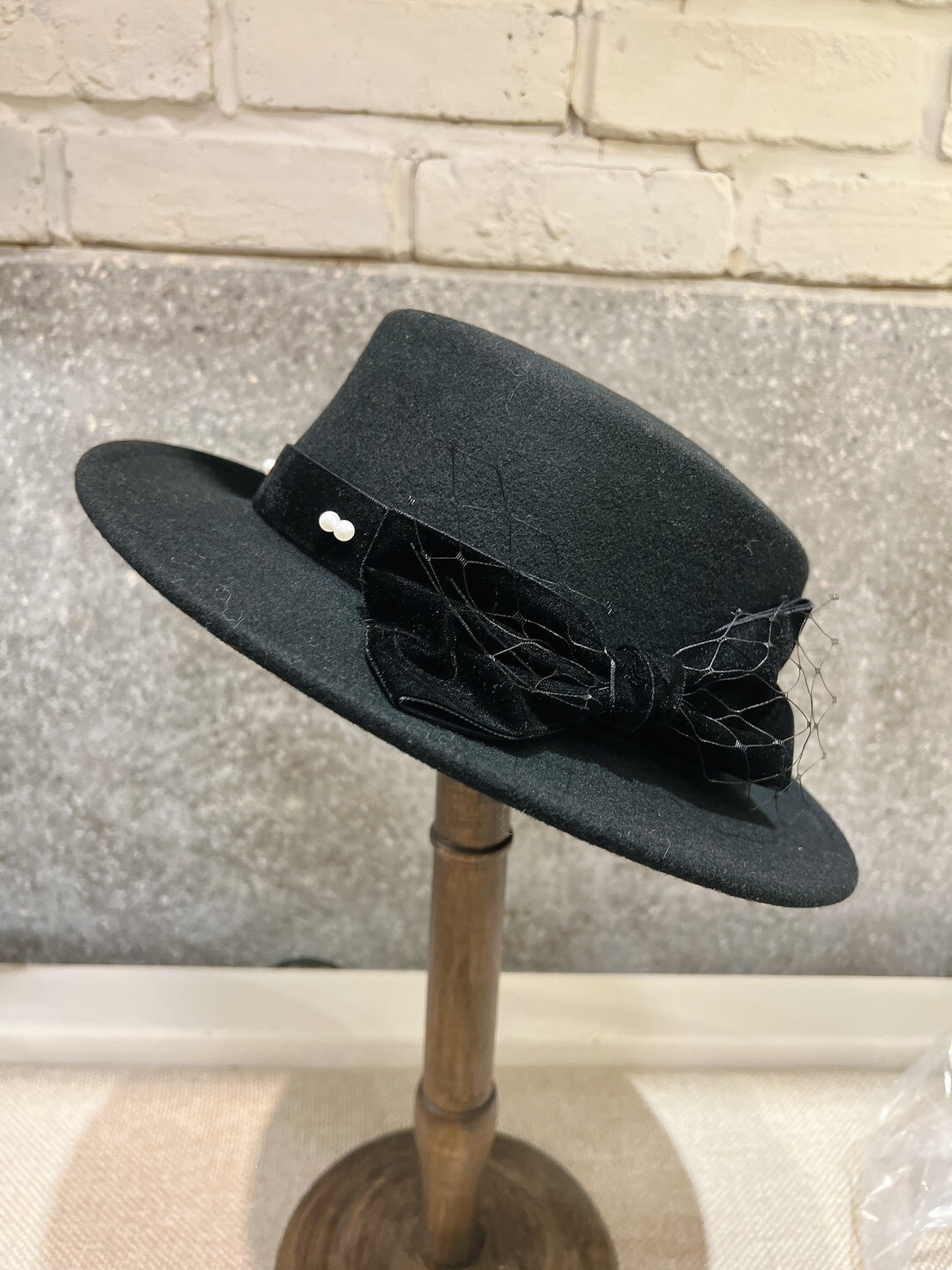 1217隱藏款。MUCHAT手作珍珠蝶結毛呢紳士帽