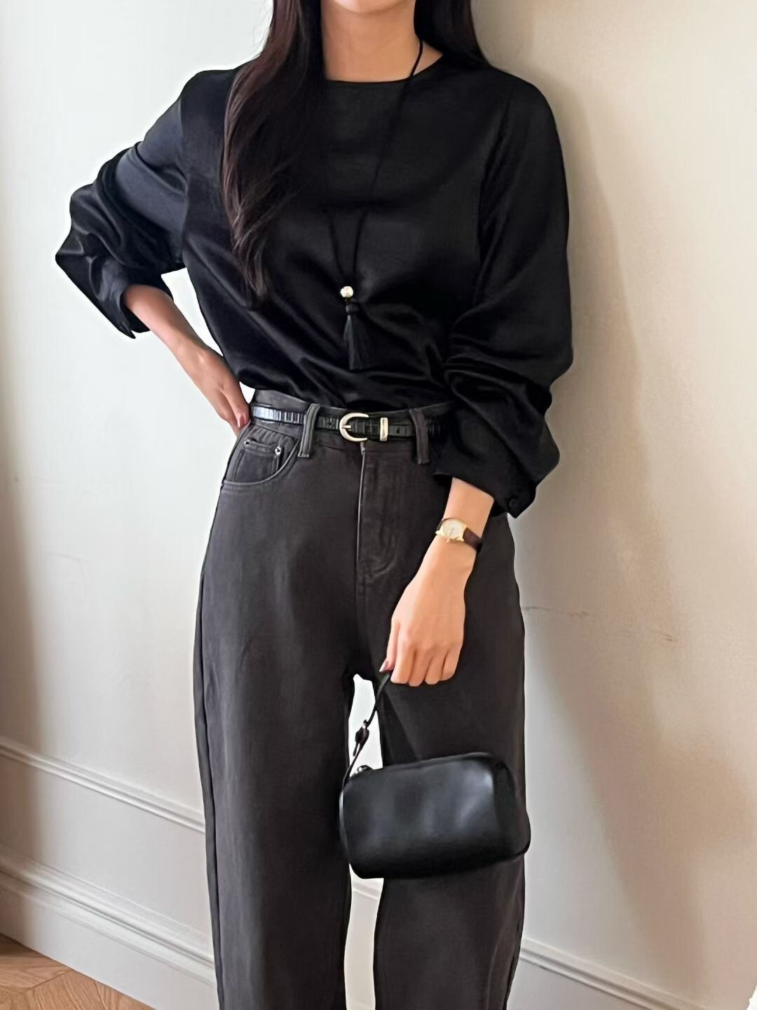 千金風光澤感扭結造型V領上衣 / 2色