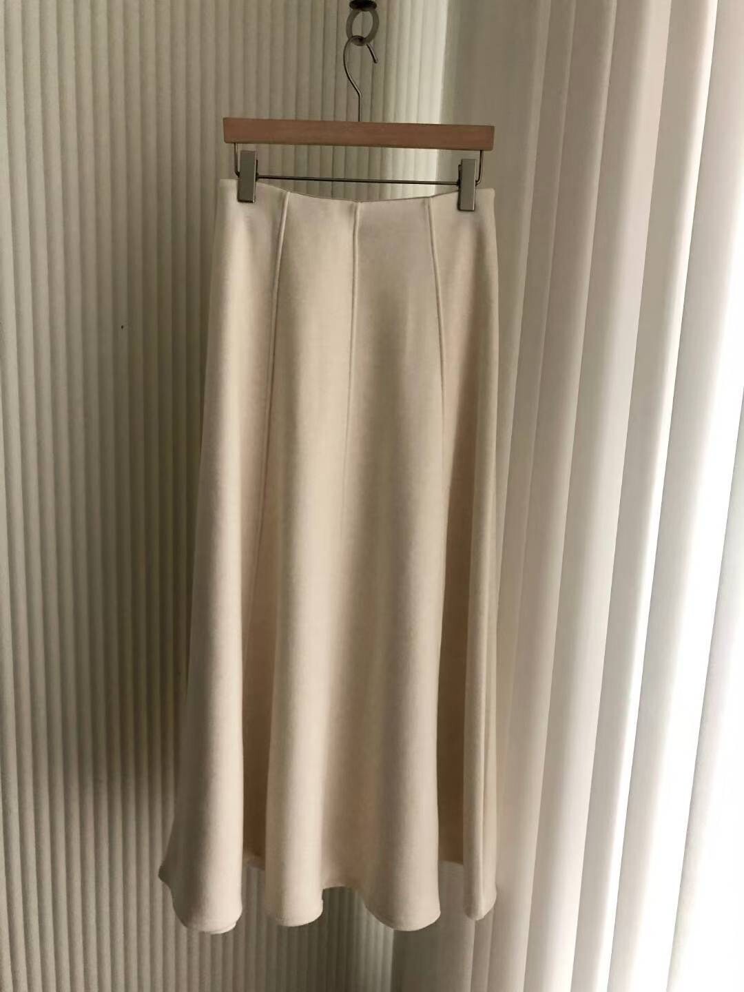 氣質女子腰頭壓褶感傘擺長裙-F / 4色