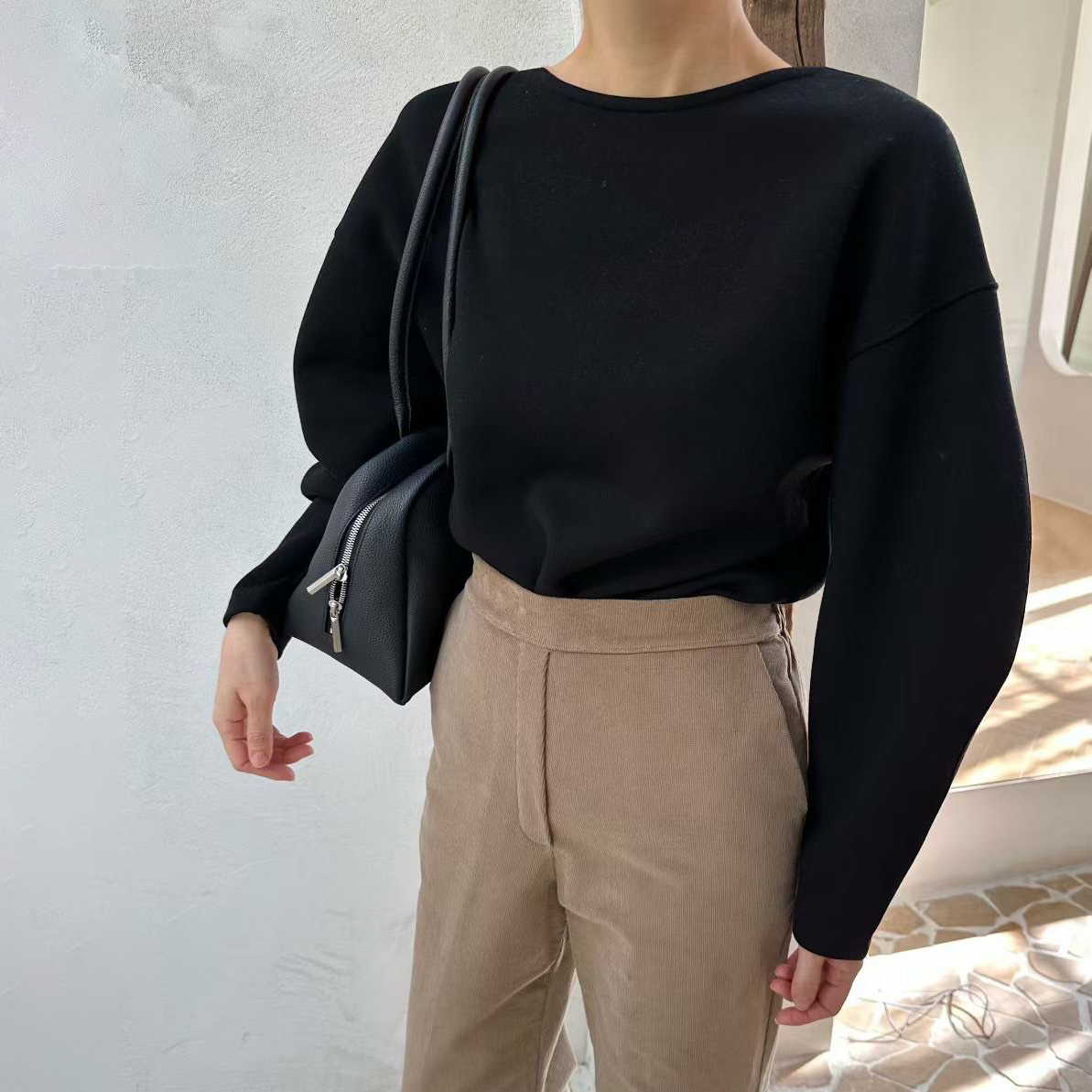 甜美感落肩圓弧澎澎袖造型圓領上衣 / 3色