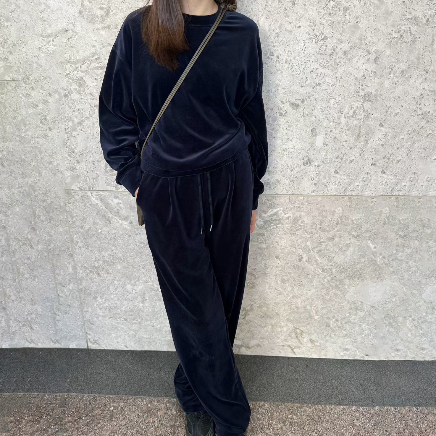 休閒女子絲絨質感圓領衛衣+長褲SET / 2色