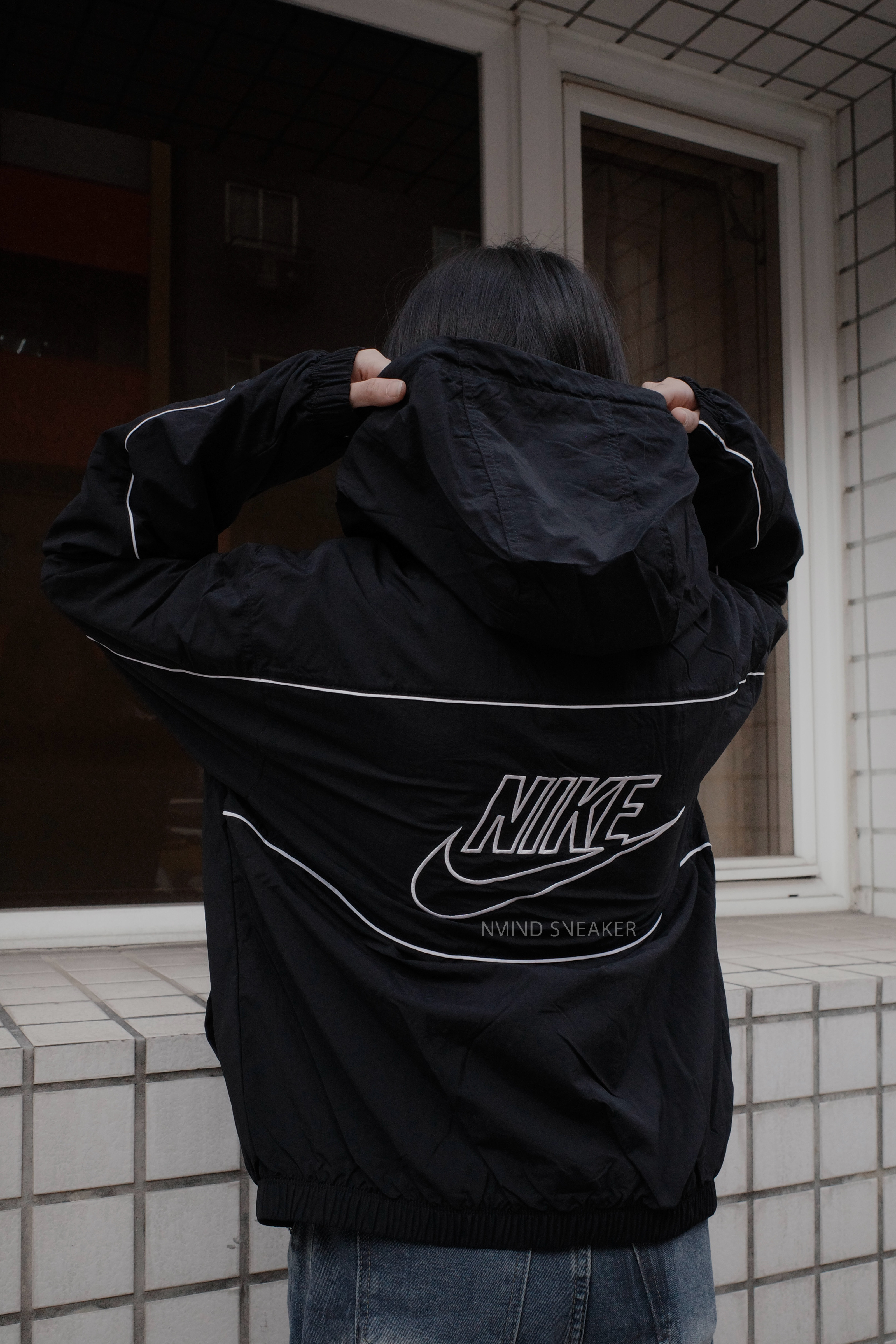 NIKE 復古防風連帽外套