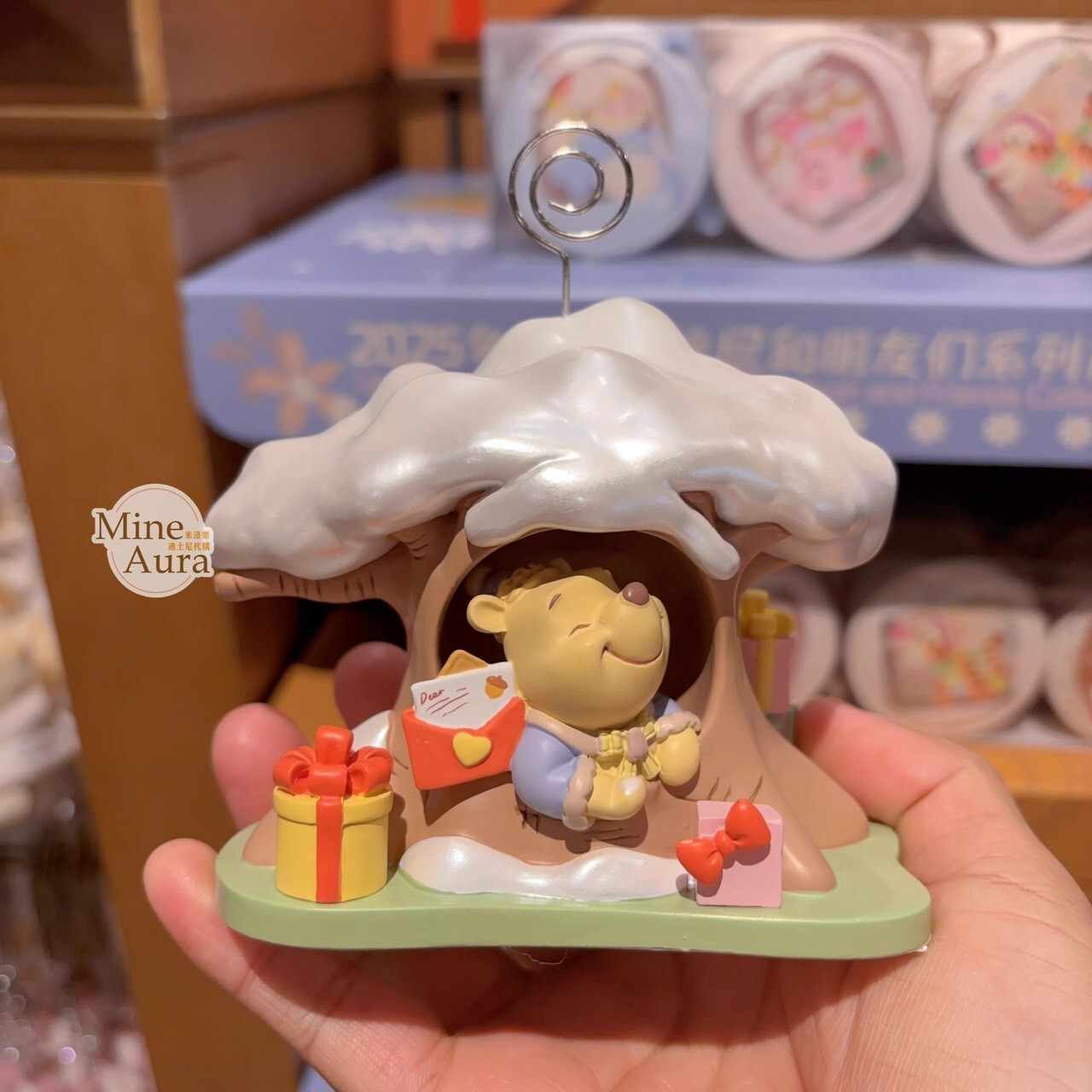 2025 冬日 小熊維尼和朋友們系列 場景 造型 發光 相片夾 擺飾品 -上海迪士尼樂園