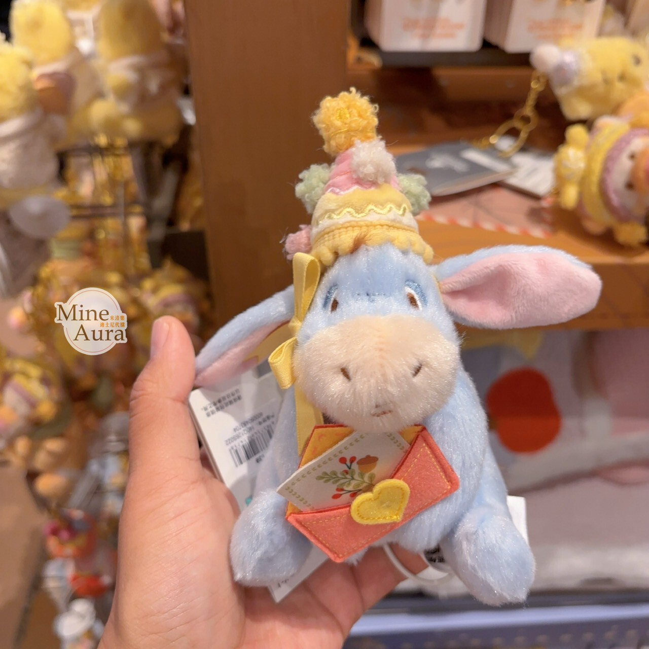 2025 冬日 小熊維尼和朋友們系列 屹耳 Eeyore 絨毛 鑰匙圈 吊飾 小熊維尼 Winnie the Pooh -上海迪士尼樂園