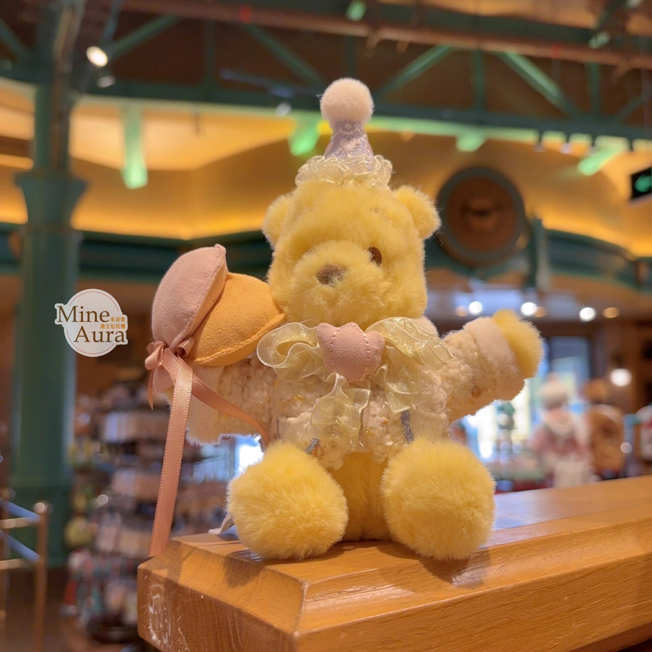 2025 冬日 小熊維尼和朋友們系列 小熊維尼 Winnie the Pooh 絨毛 鑰匙圈 吊飾 -上海迪士尼樂園