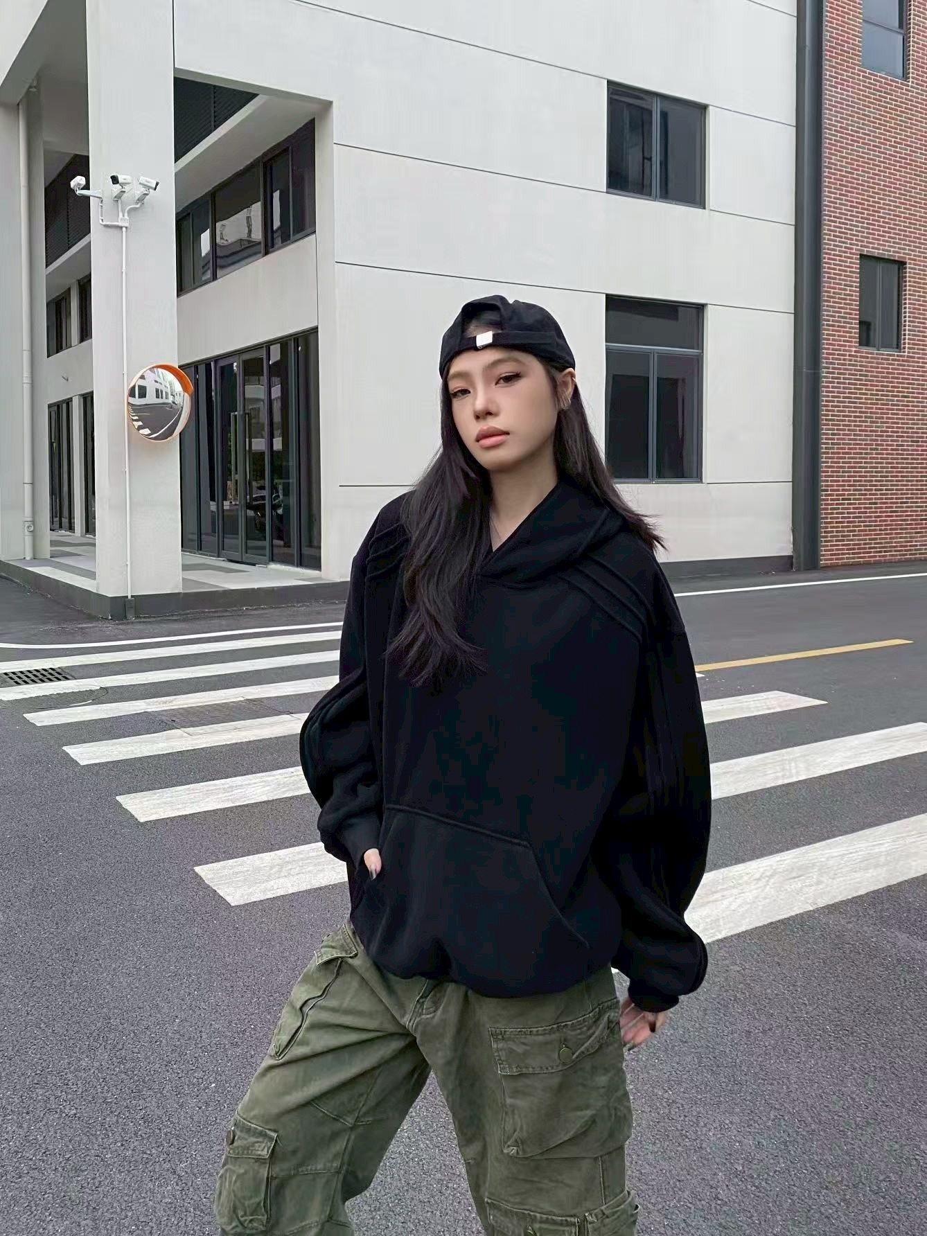 XCTRL 立體線條寬版帽T-黑