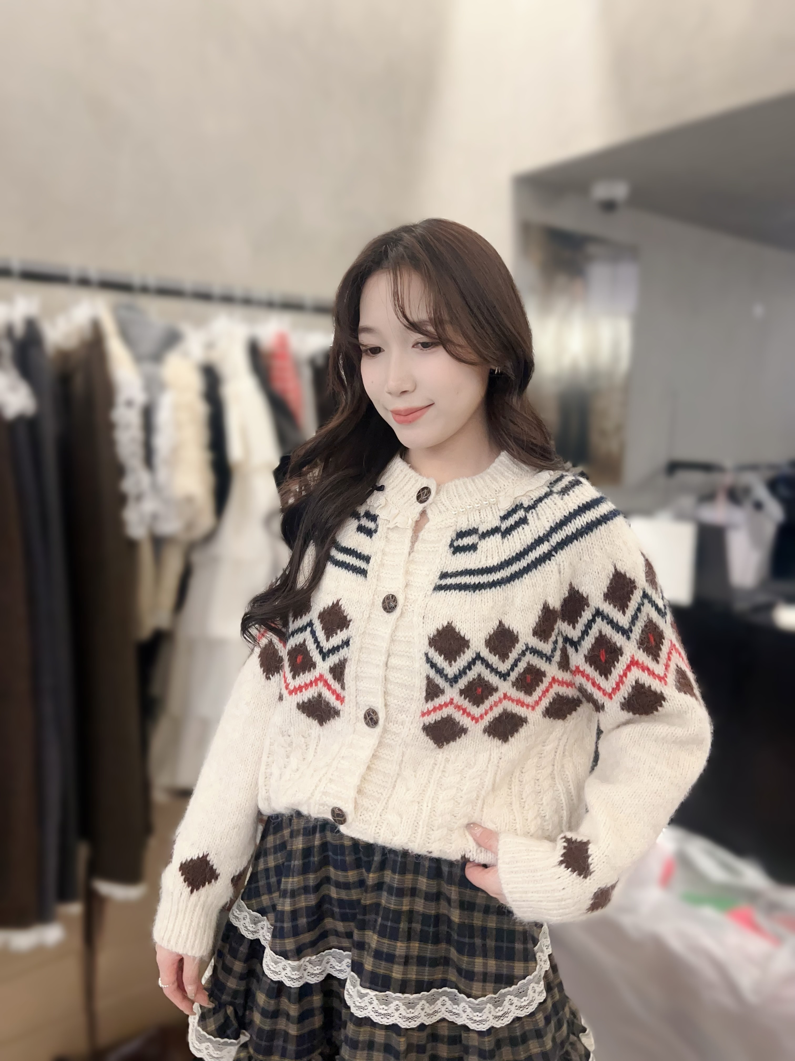 MP08  氣質羊毛60%  胸 52 長24  $599 (一口價)