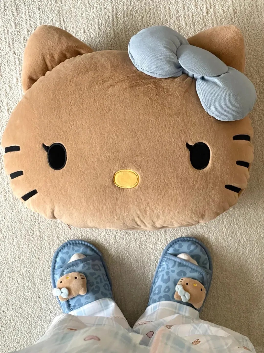 Hello Kitty x TBH野獸派 豹紋抱枕 藍豹紋拖鞋 黑皮 凱蒂貓