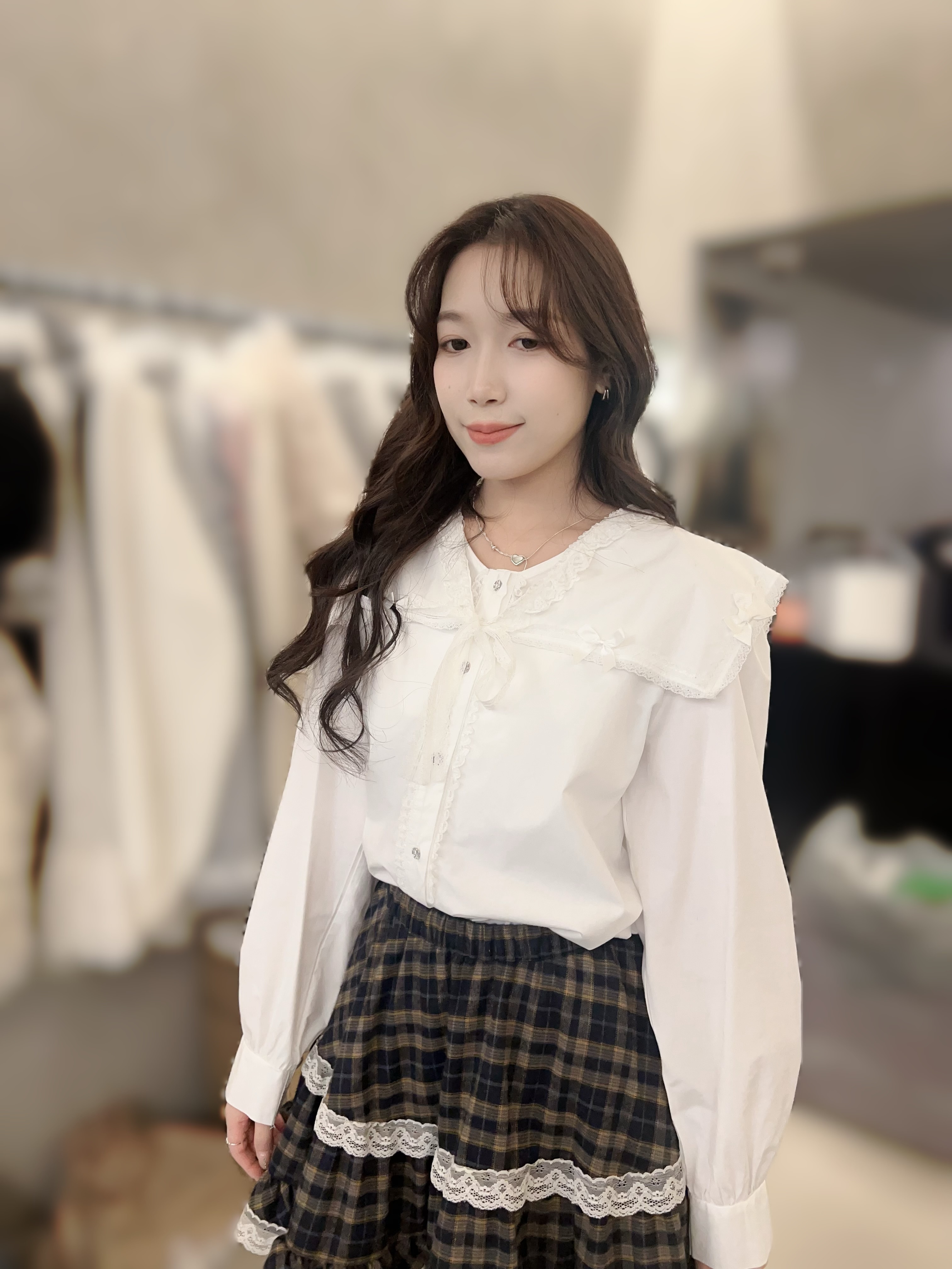 MP11恤衫蝴蝶結上衣   胸 46 長28  $599 (一口價)