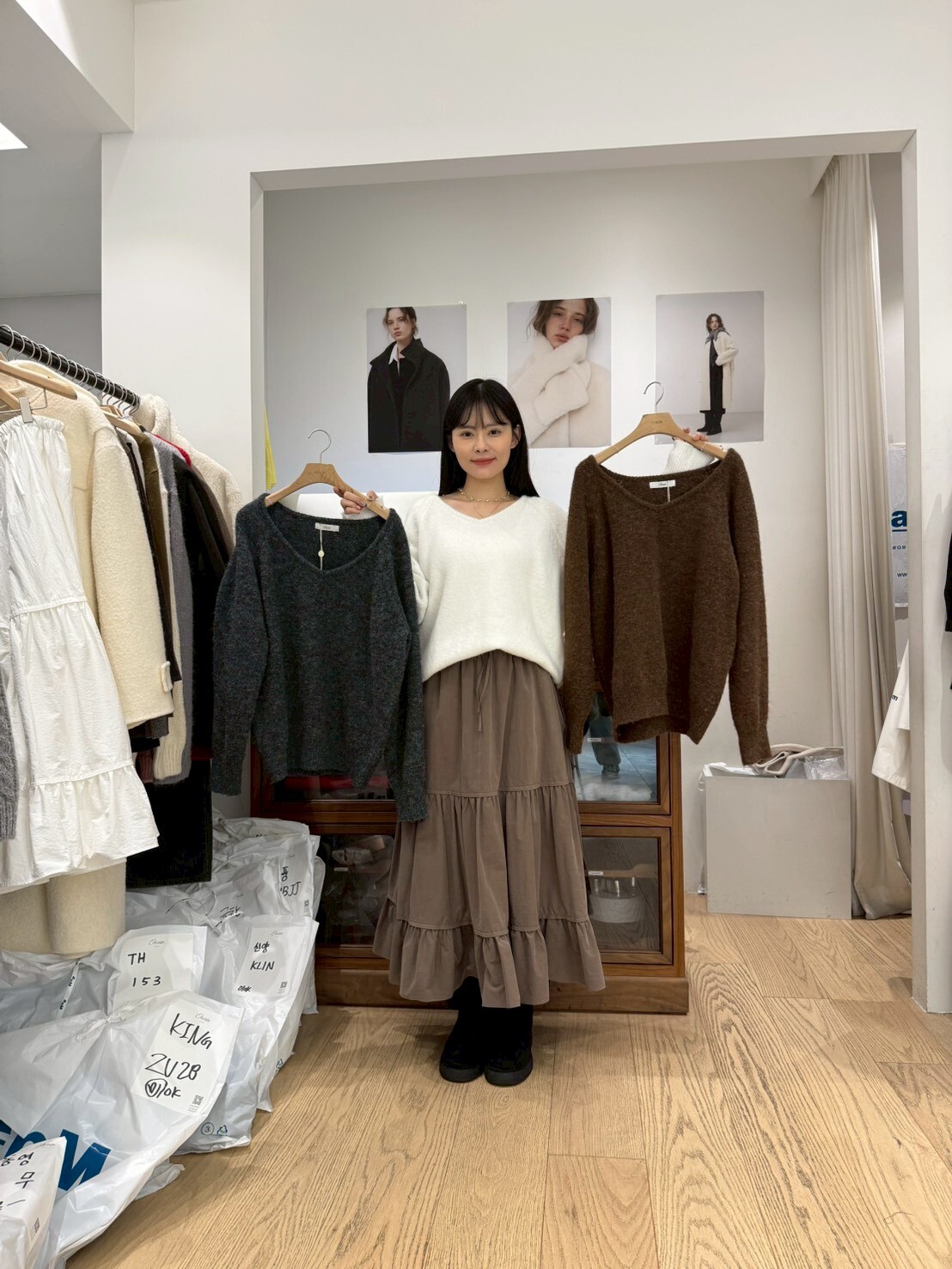 OU5325 慵懶大V領針織毛衣