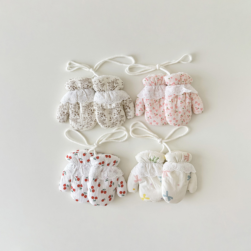 滿版印花蕾絲花邊掛脖加絨手套(1-4y)