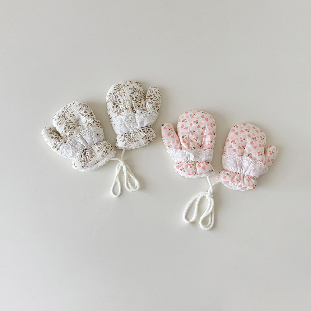 滿版印花蕾絲花邊掛脖加絨手套(1-4y)