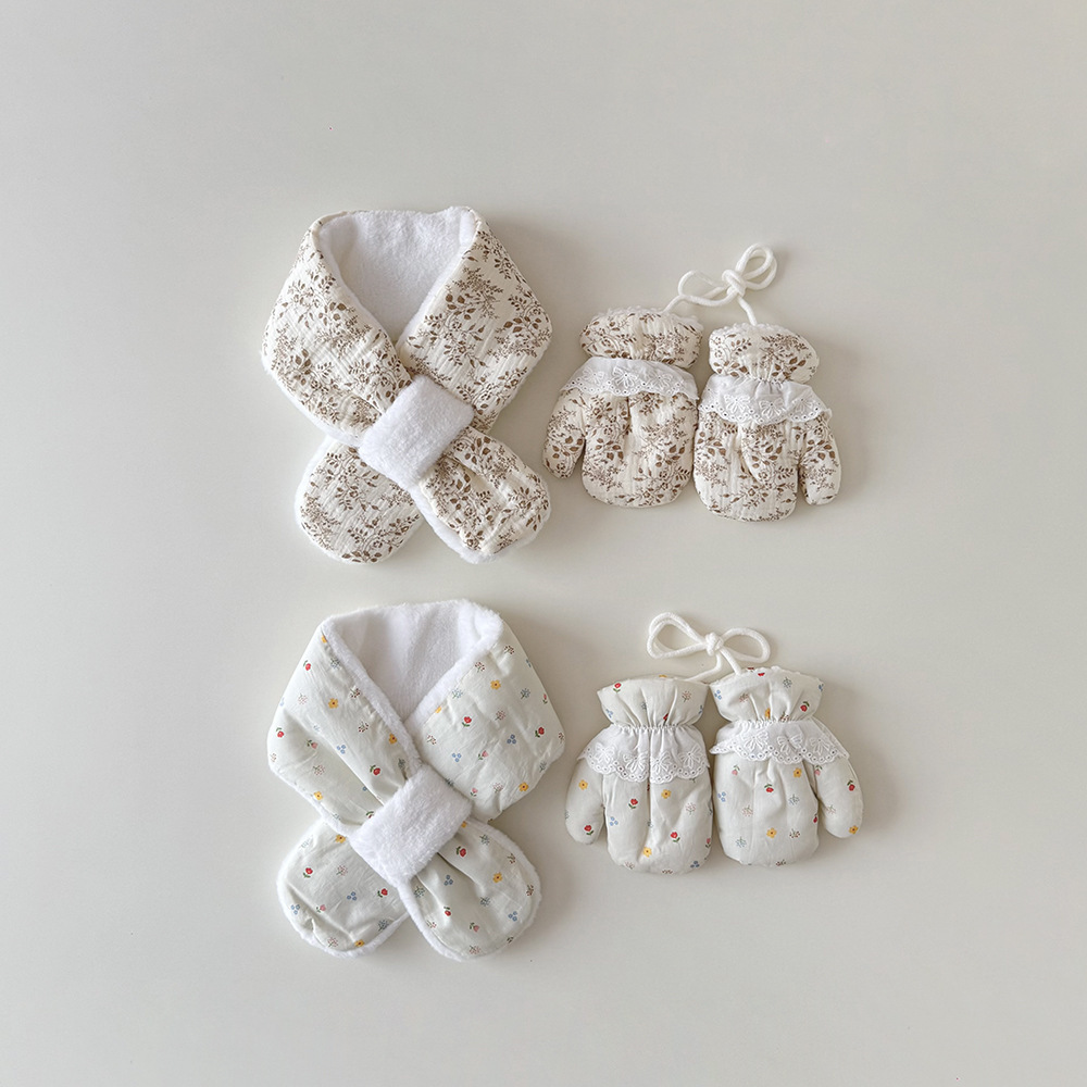 滿版印花交叉圍巾(2-10y)