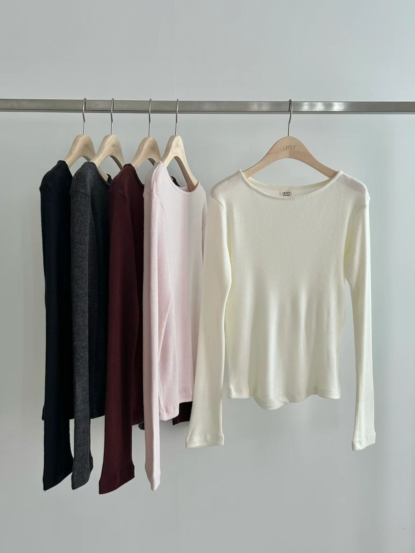 LY5343 捲捲圓領軟綿綿上衣