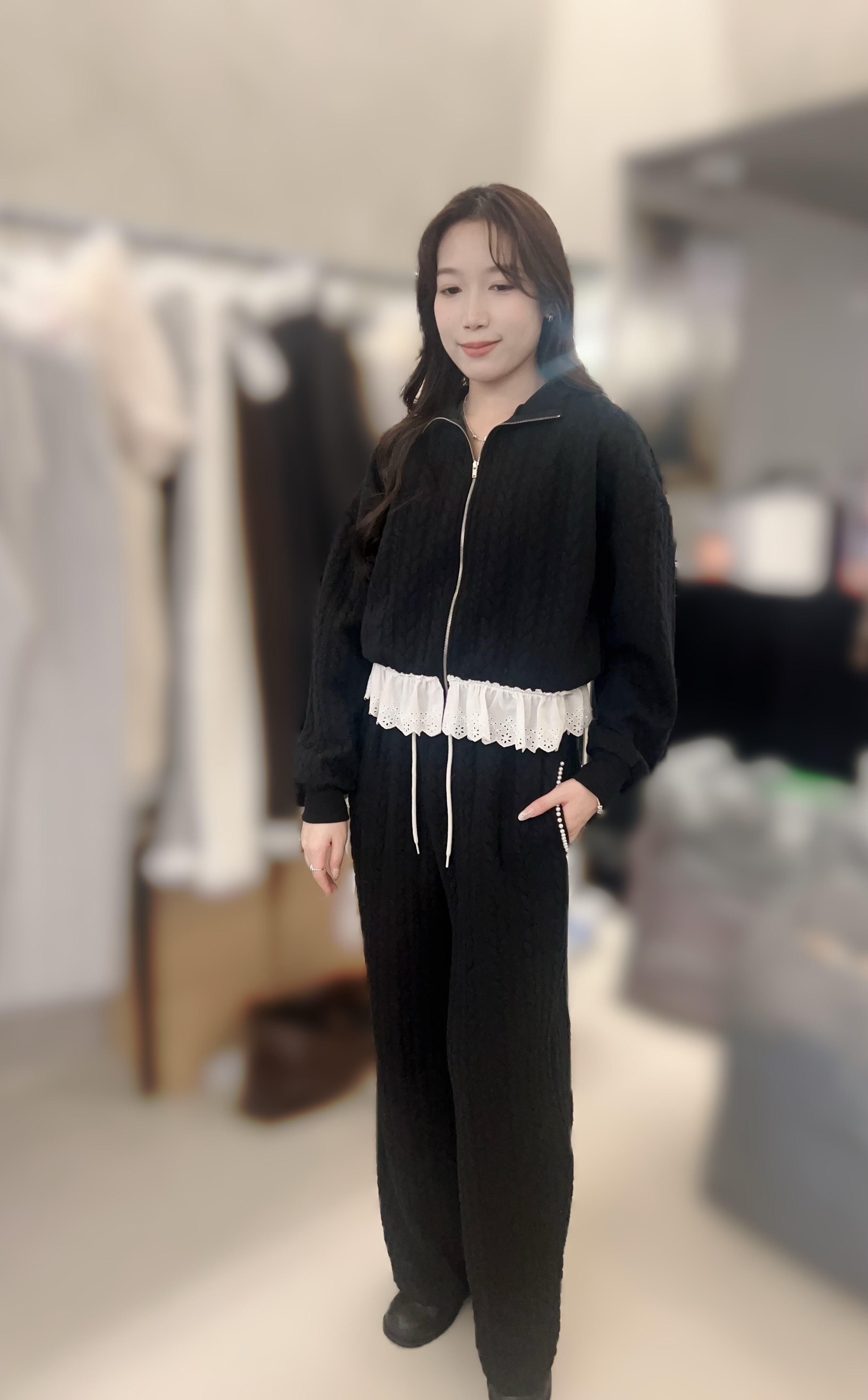 MP24  ( 1 SET ) 外套:胸54  長22   / 褲:腰 28- 46  HIP50   長40   $899 (一口價)