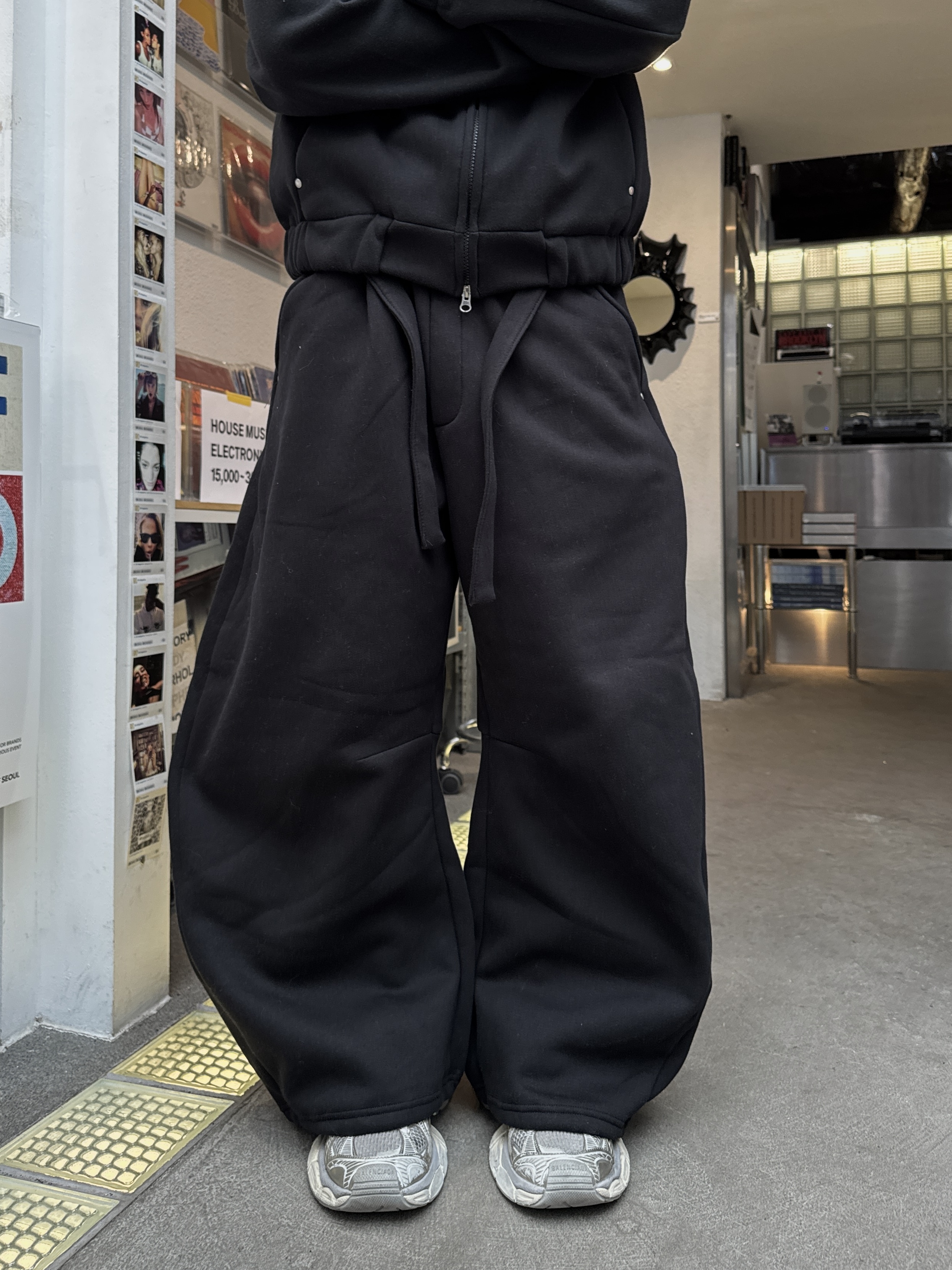 弧形輪廓 寬鬆刷毛運動長褲 套裝（部分現貨）