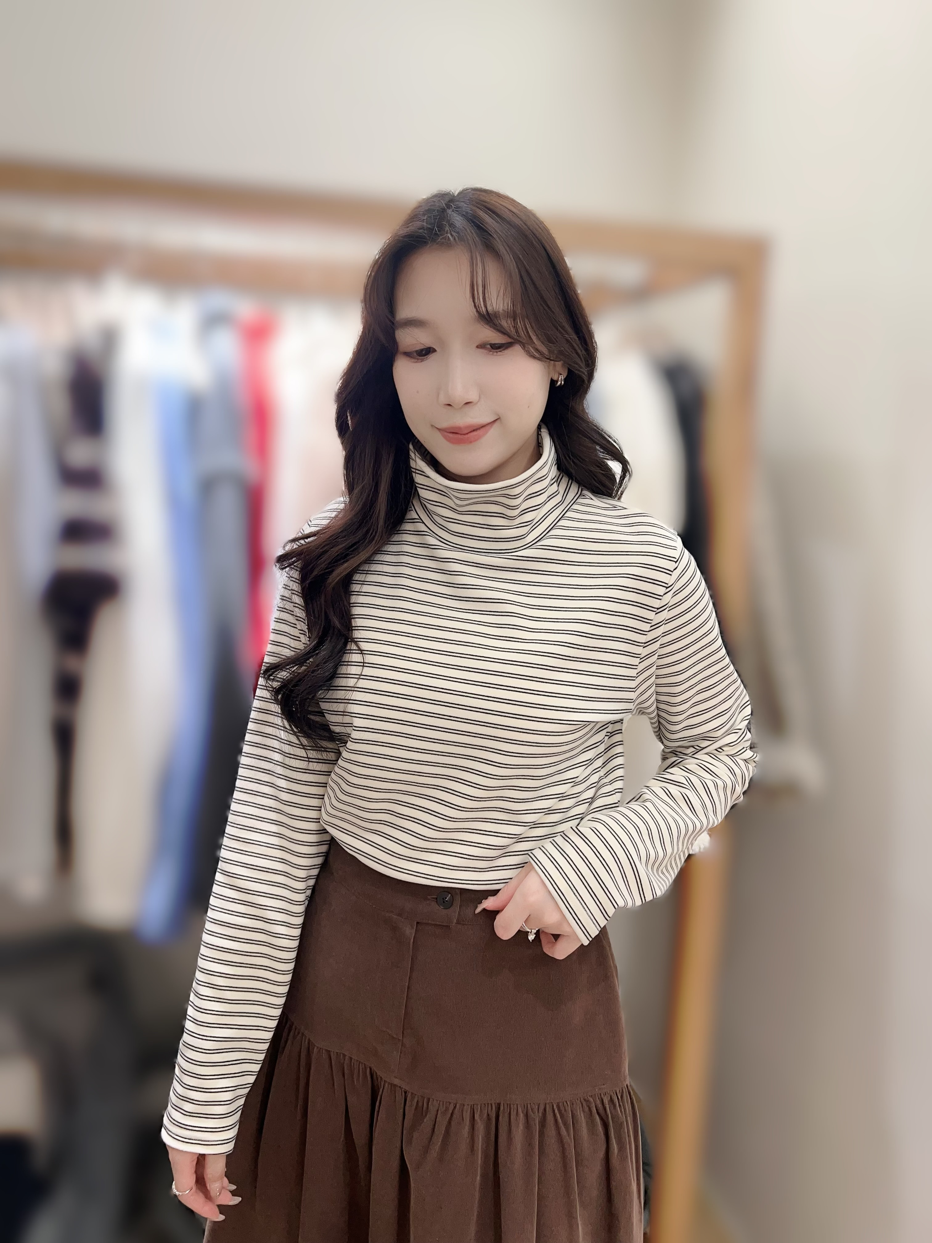 TZ15  彈力橫間T  胸 38-45長 22  $299 (一口價)