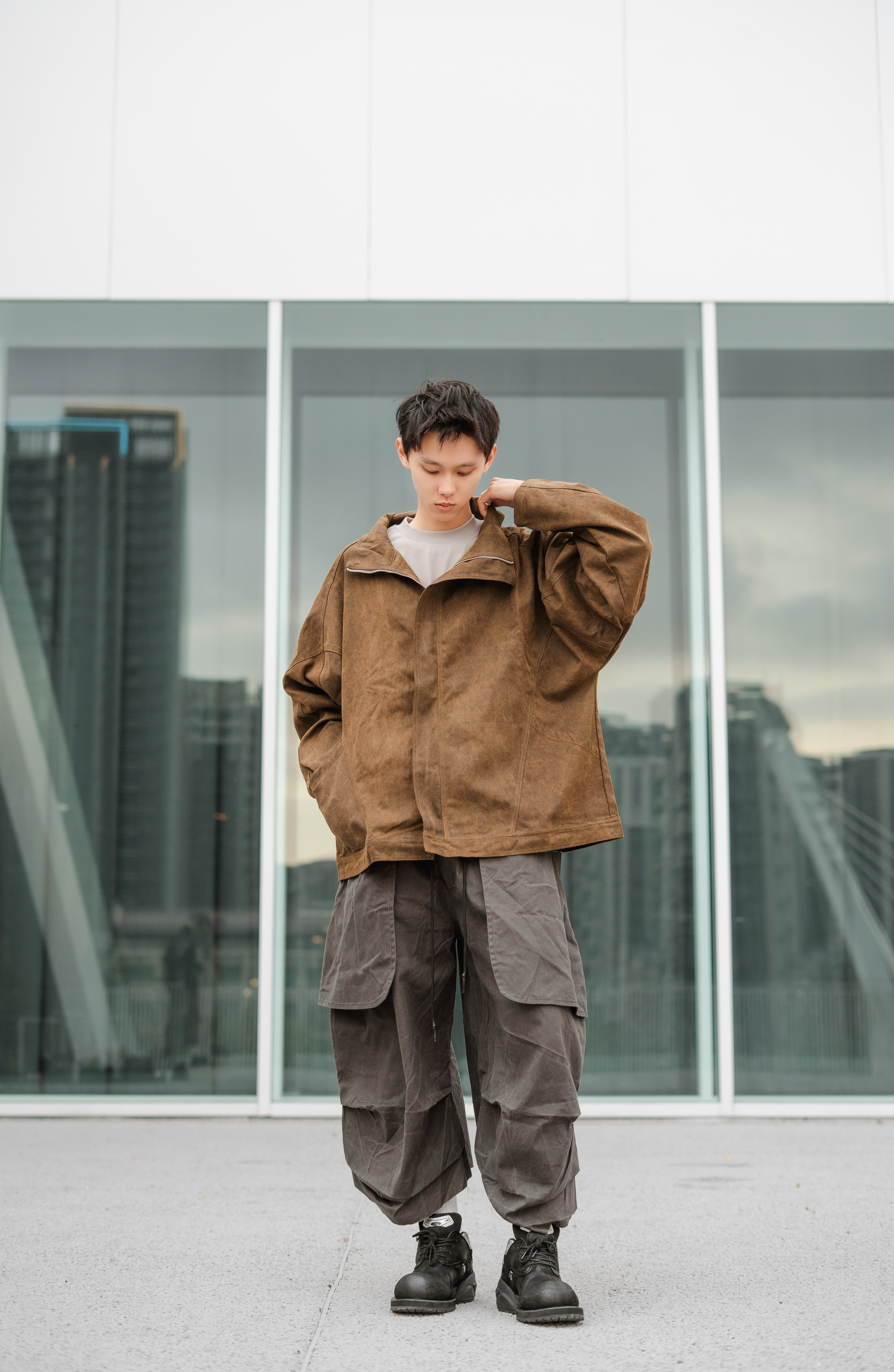 2025AW P-23 KNEE PLEATED JORTS 蠟染 洗舊 復古 超硬挺 寬版 未來 古著 八分褲 褲子 現貨 P23S2605 / P23S2606