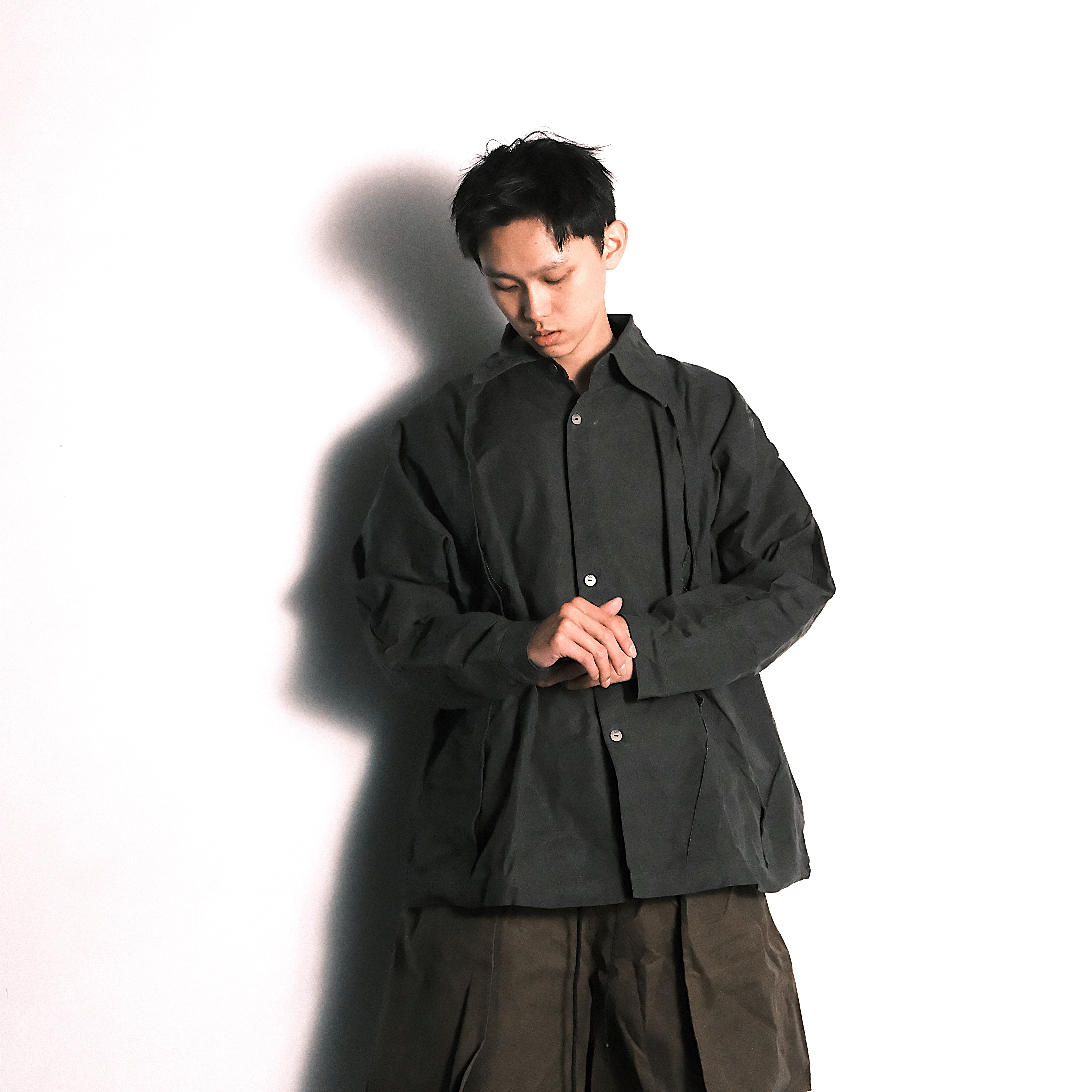 2025AW P-23 BACK PLEATED SHIRT 水洗 洗舊 復古 超硬挺 寬版 未來 古著 襯衫 現貨 P23S2603
