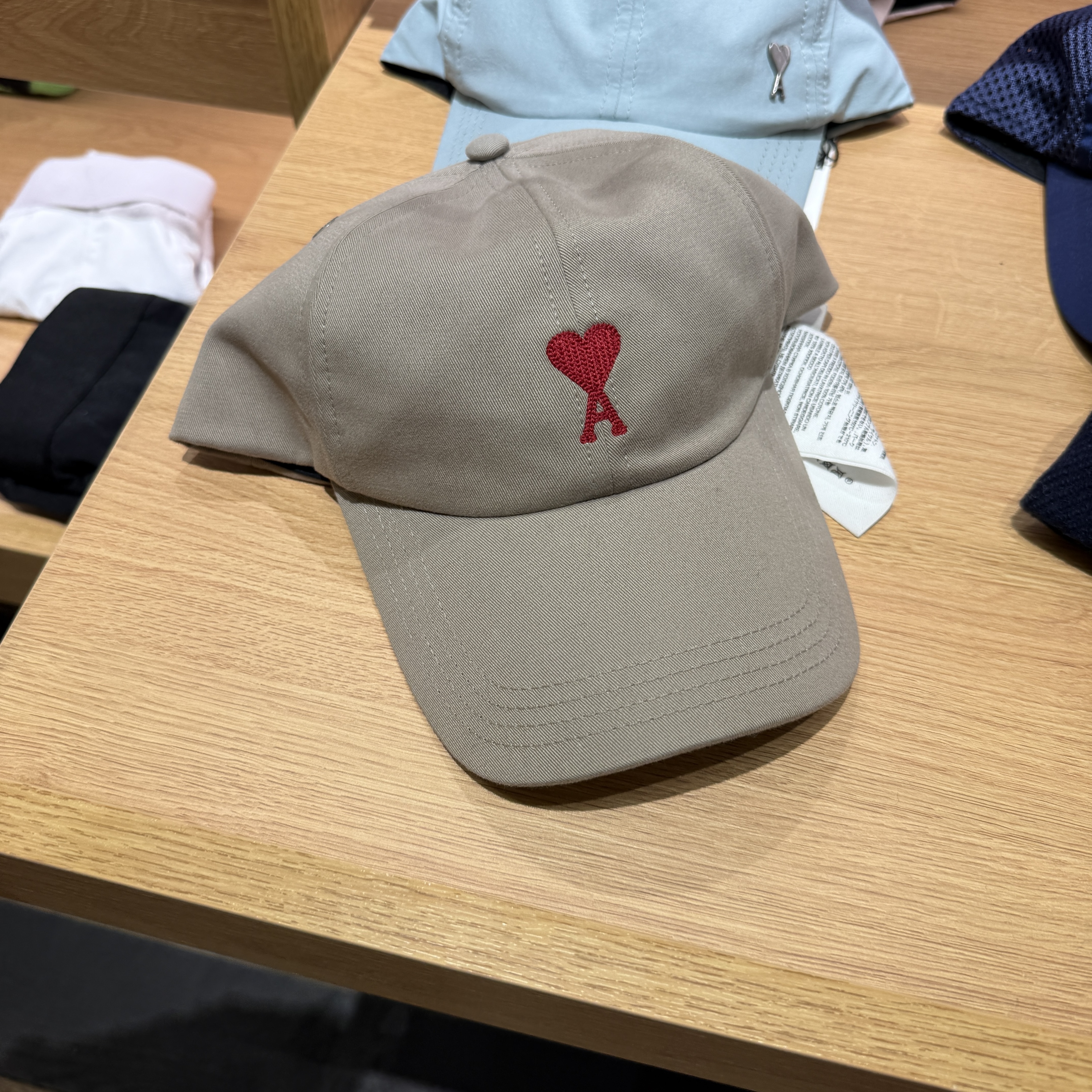 Ami Paris CASQUETTE BRODE cap