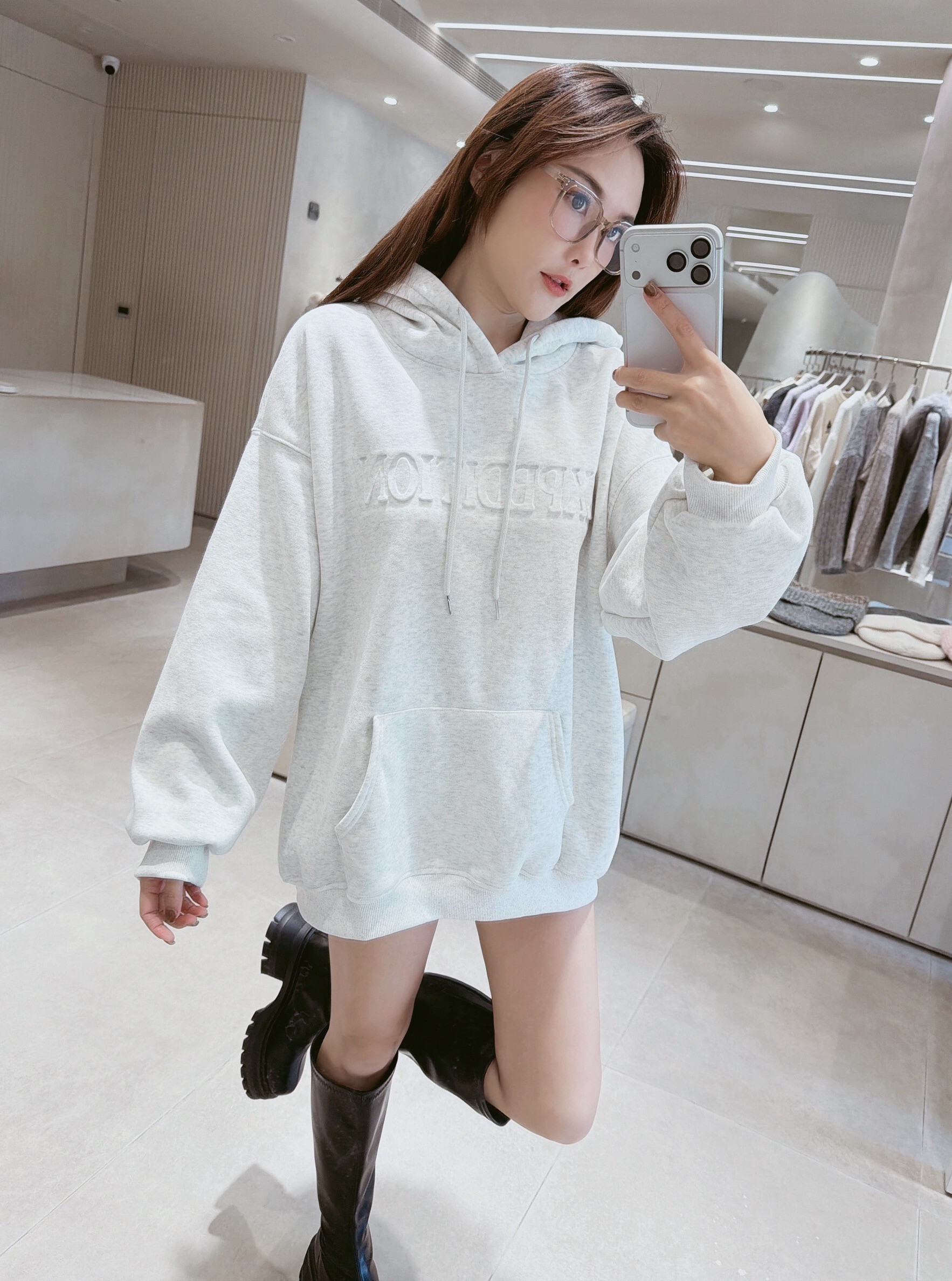 壓印英文刷毛連帽上衣