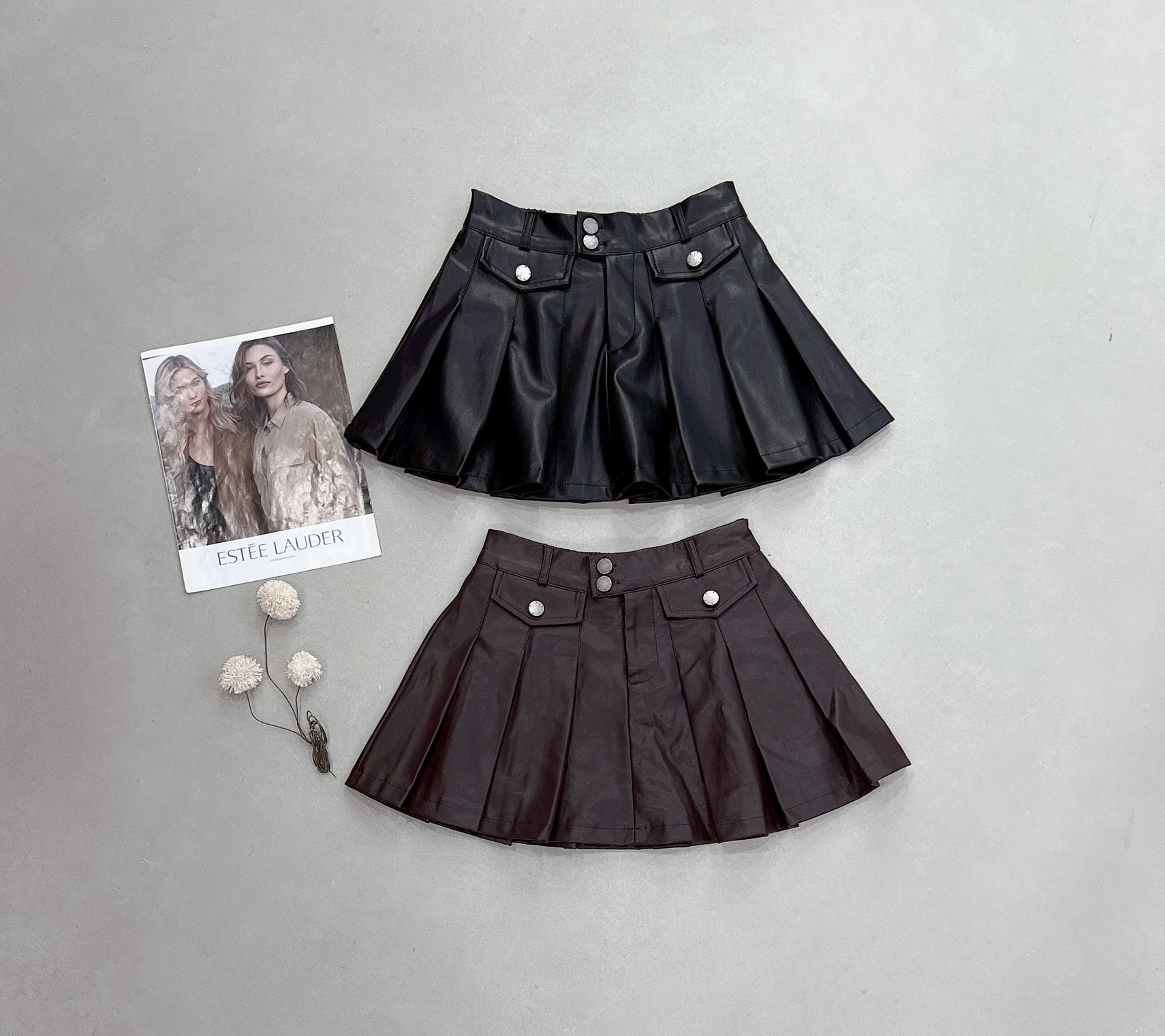 雙釦後縮腰百摺皮褲裙