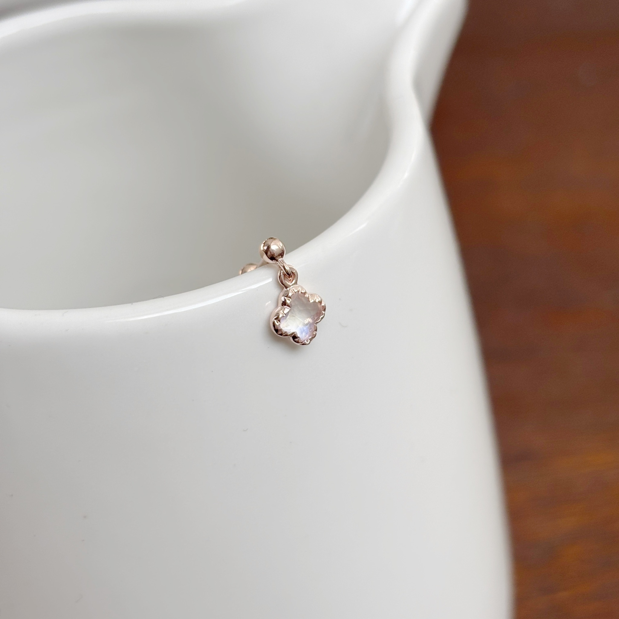 晃晃蛋糕四葉草月光石轉珠耳環