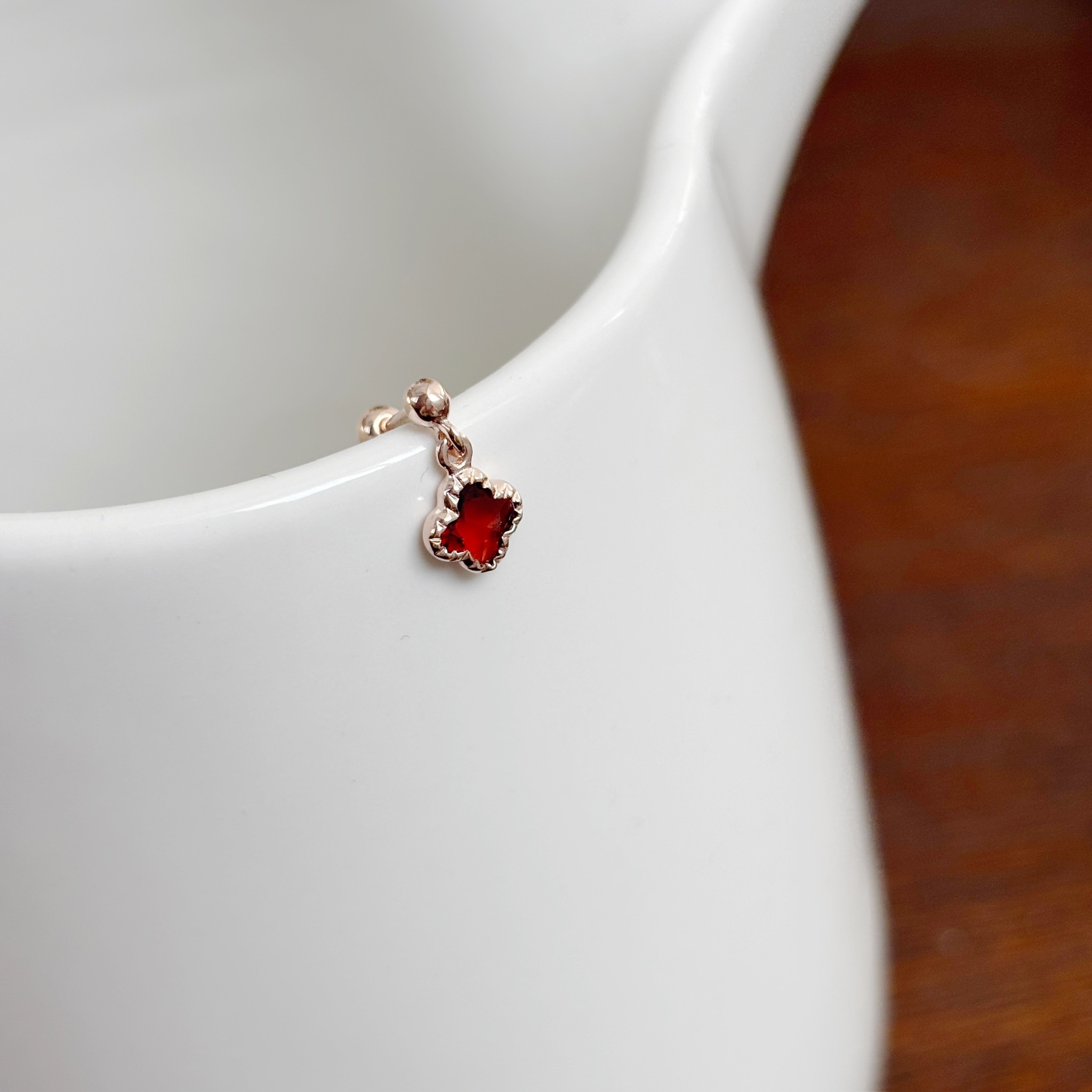 晃晃蛋糕四葉草石榴石轉珠耳環