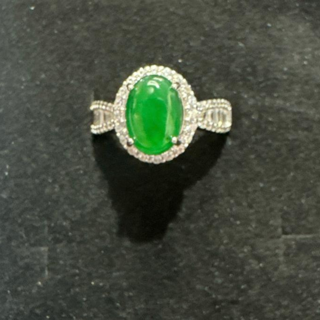 HKAF1218-024 緬甸天然翡翠 - 正冰辣陽綠大橢圓蛋面戒指[附國檢證書] (A24)