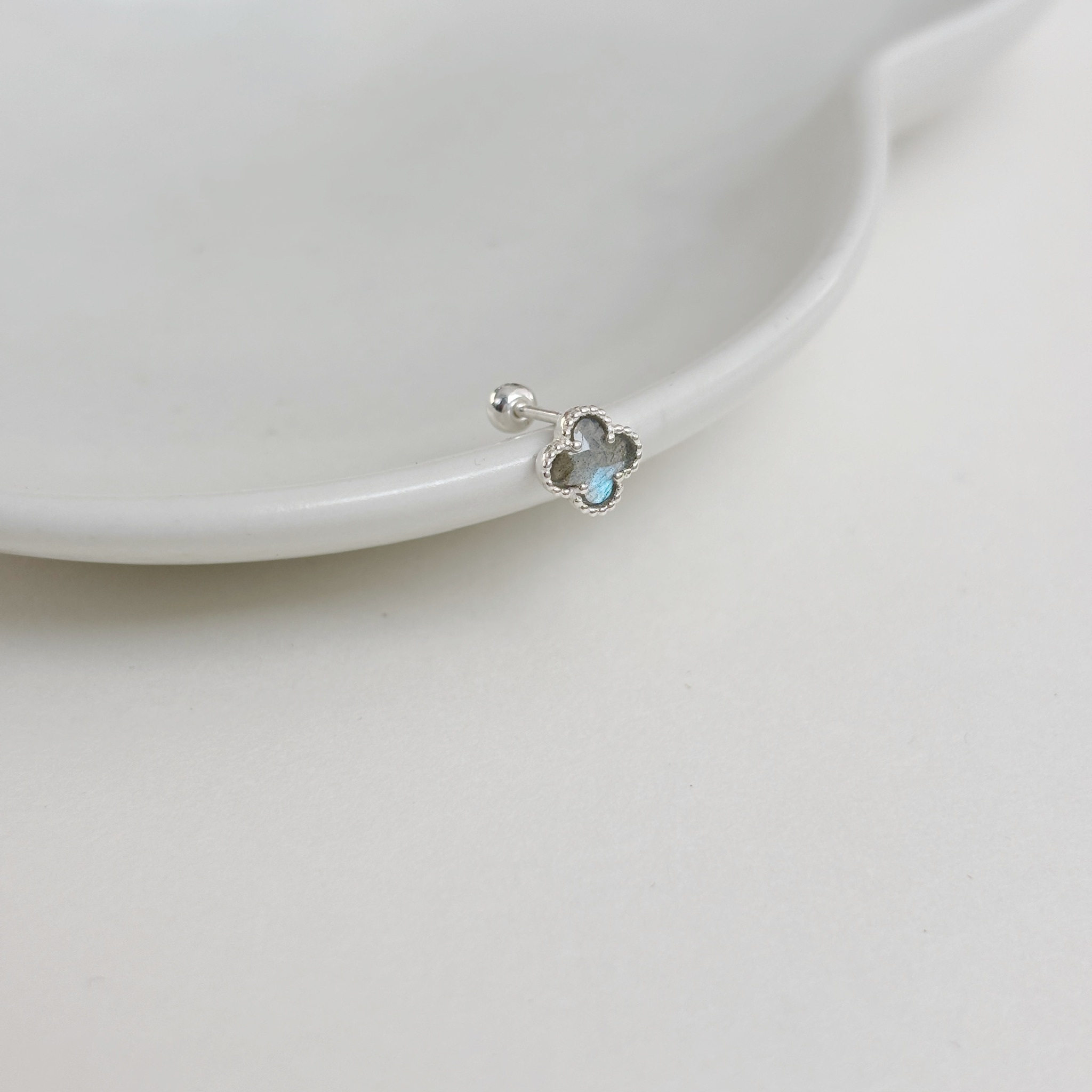 滾珠邊四葉草拉長石轉珠耳環