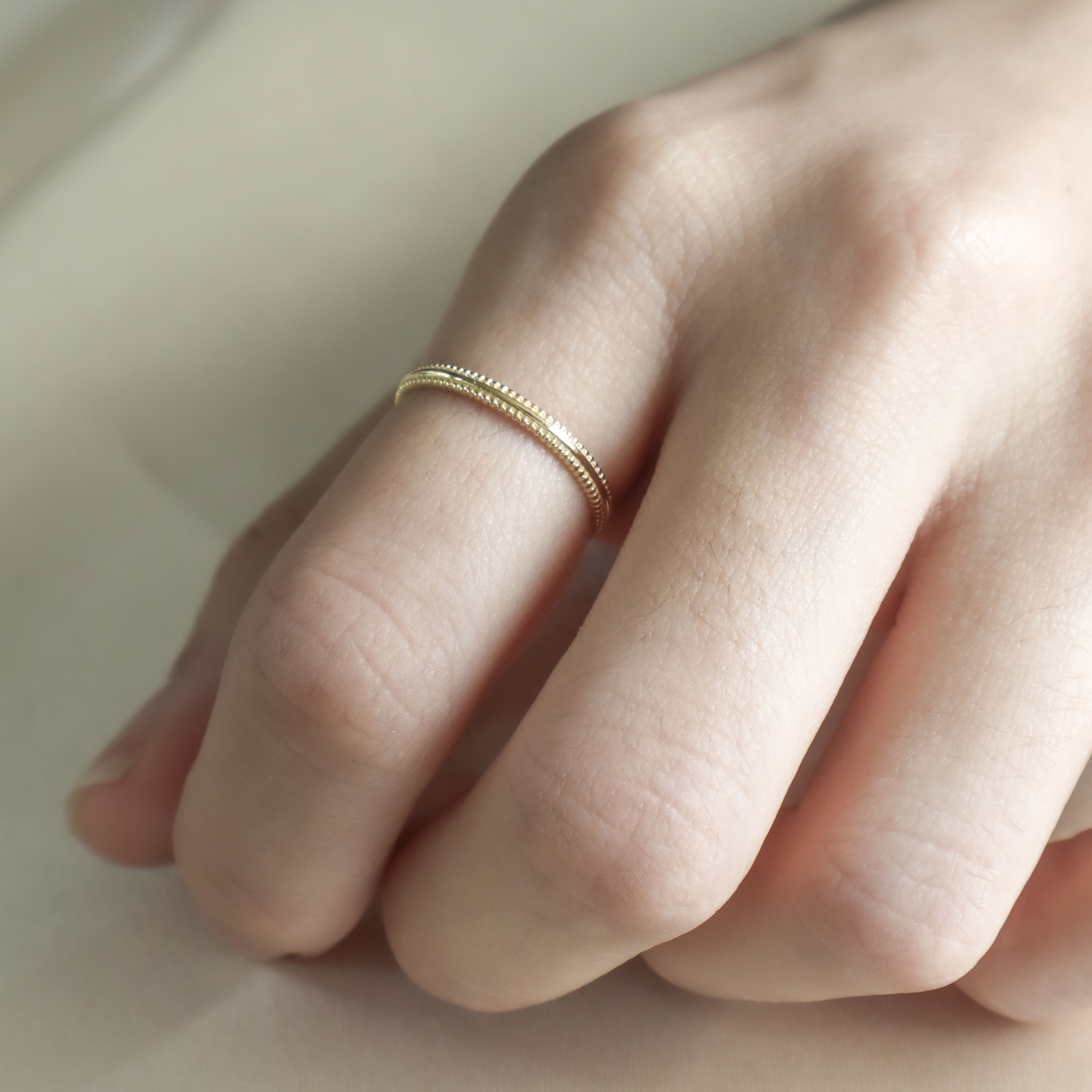 10K/素面滾珠邊戒指