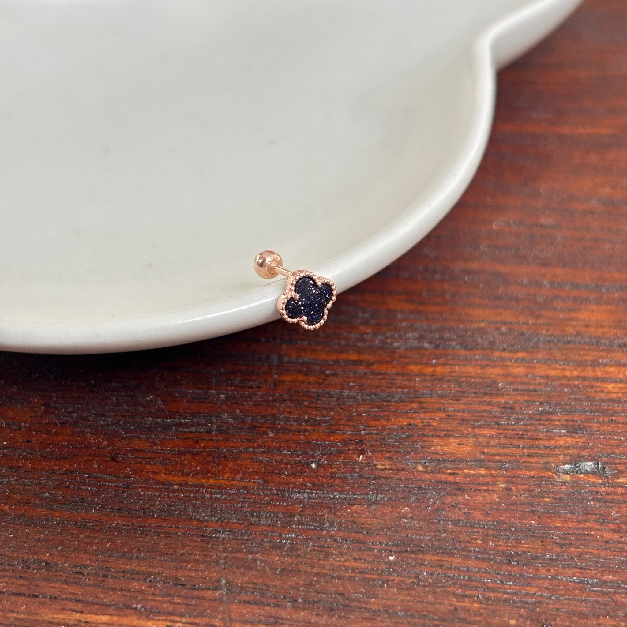 滾珠邊四葉草藍砂石轉珠耳環