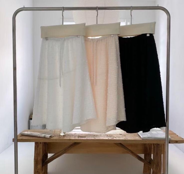 BZ09  長裙  腰 26 -42  HIP54   長28   $639 (一口價) 38%羊毛