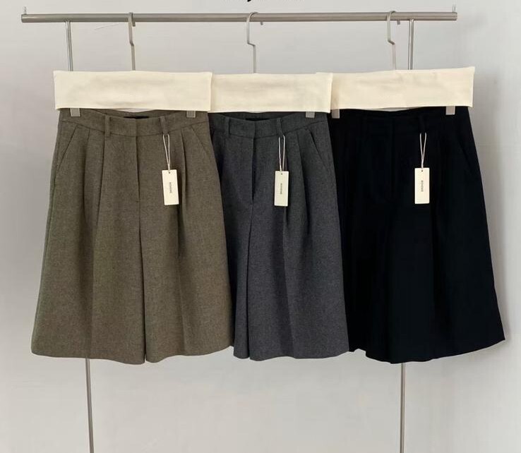 BZ10  灰短褲  腰 27    HIP41    長23   $629 (一口價)