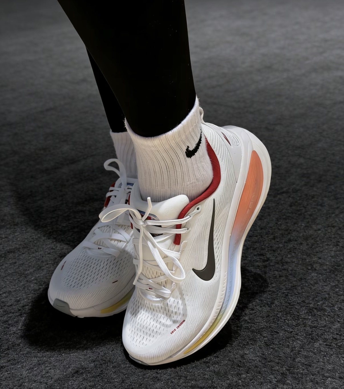 男鞋 NIKE VOMERO 18 米紅 漸層 馬年 新年 網眼 氣墊 回彈 運動鞋【IQ1131-120】CNY