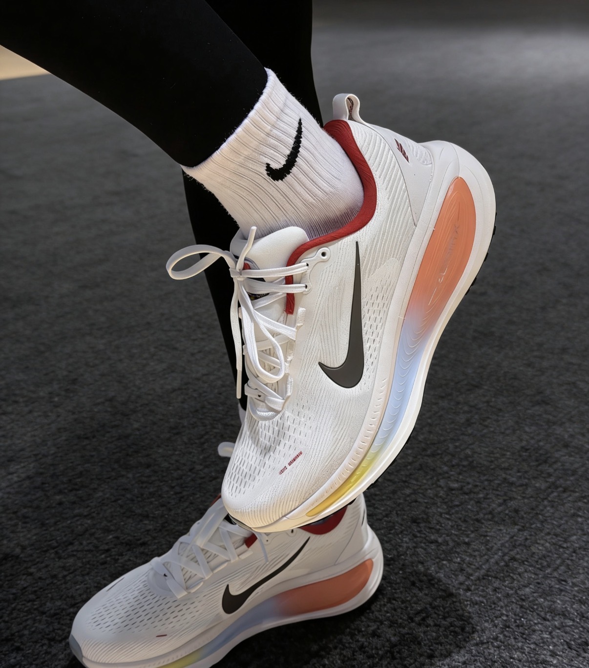 男鞋 NIKE VOMERO 18 米紅 漸層 馬年 新年 網眼 氣墊 回彈 運動鞋【IQ1131-120】CNY