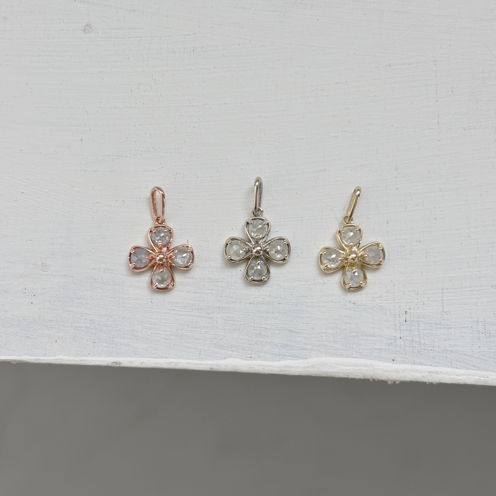 14K大四葉花灰鑽原礦鏈墜