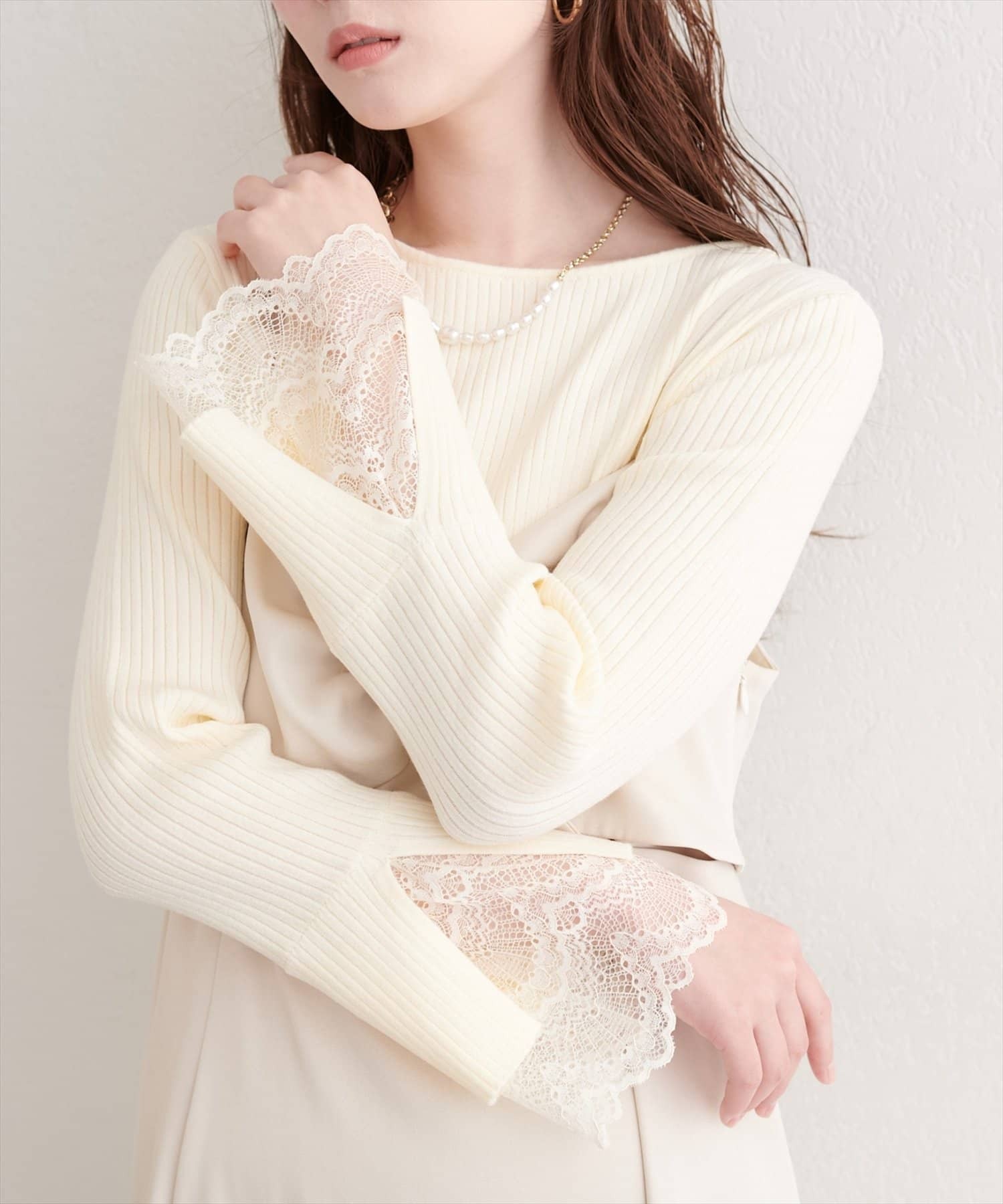 natural couture(ナチュラルクチュール)  【大好評リバイバル】前後2WAY袖口レースリブニット白（0352050020）