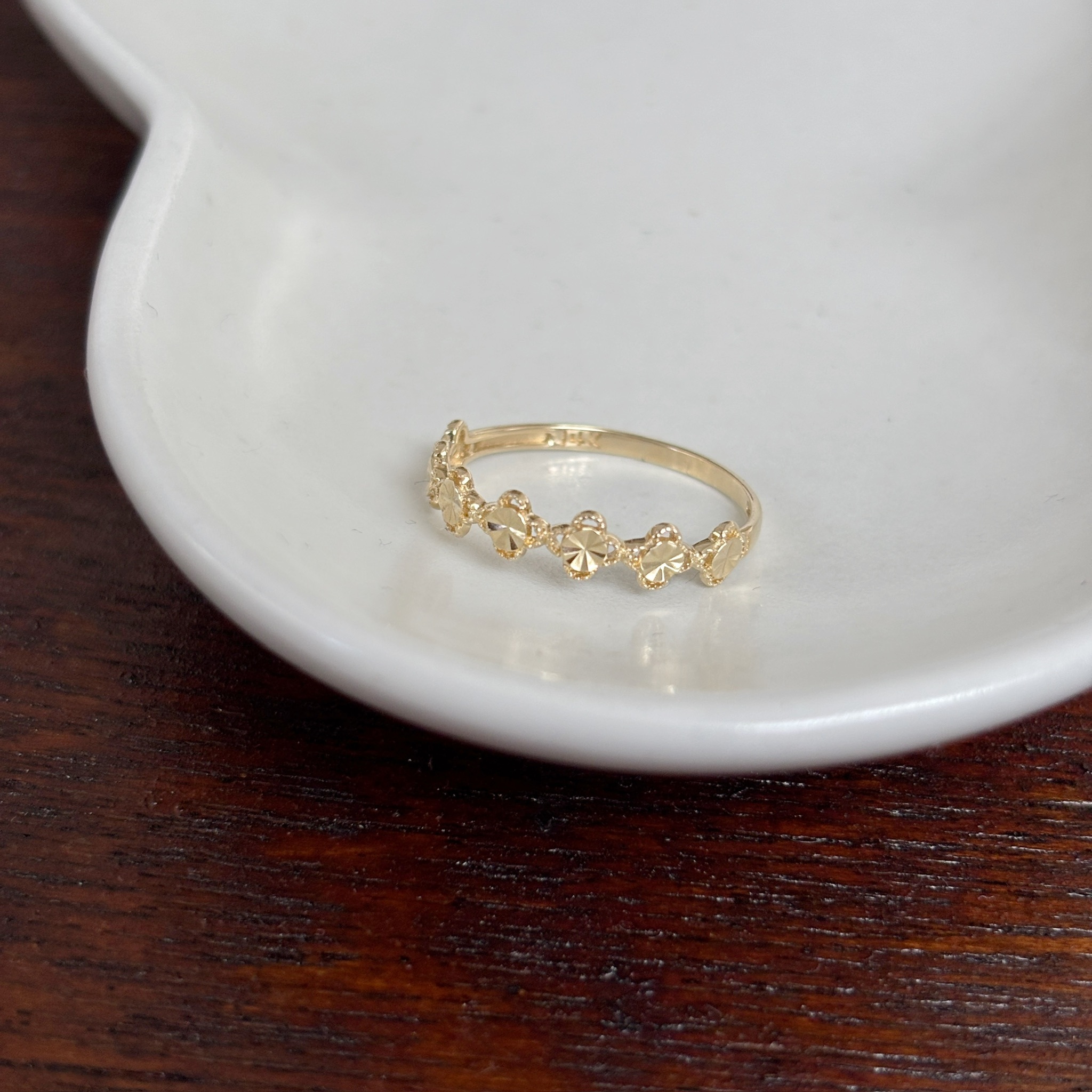 14K簍空小圓餅四葉草戒指