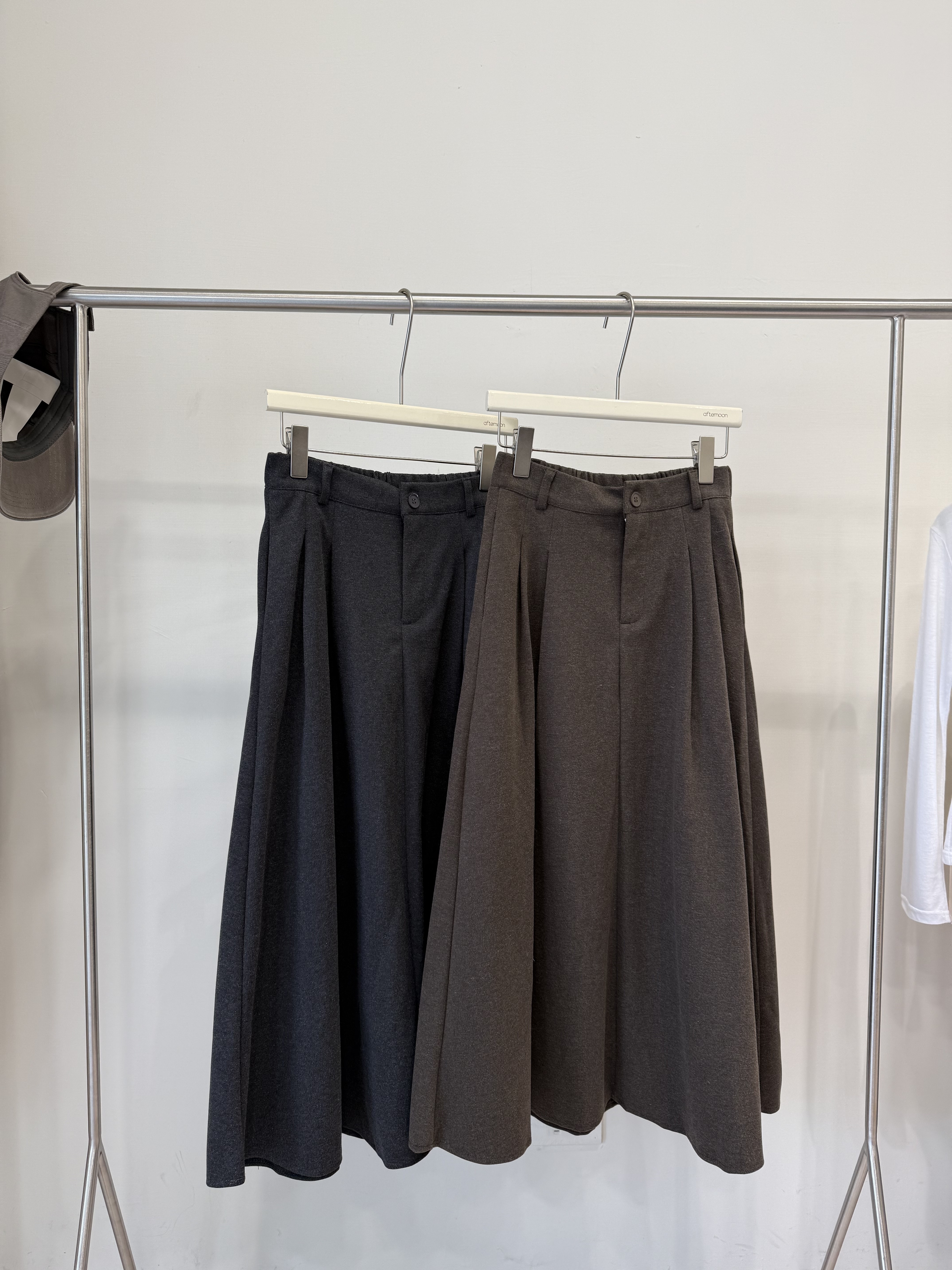 7902 傘擺A字後鬆緊毛呢裙