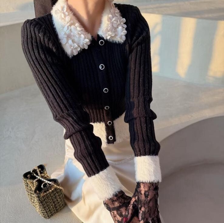 AW44  胸32 -50   長18   $639 (一口價) 羊毛10%