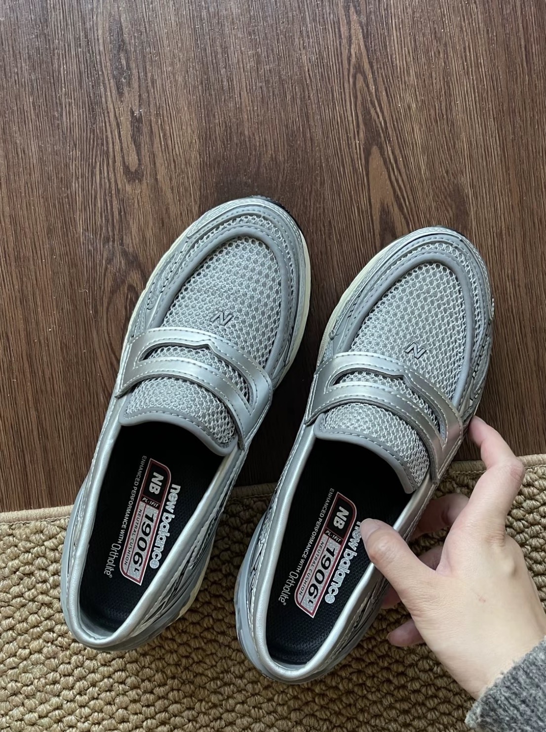 <難得ㄟ降價..🤑> New Balance 1906 Loafer "Silver Grey" 樂福鞋 銀色