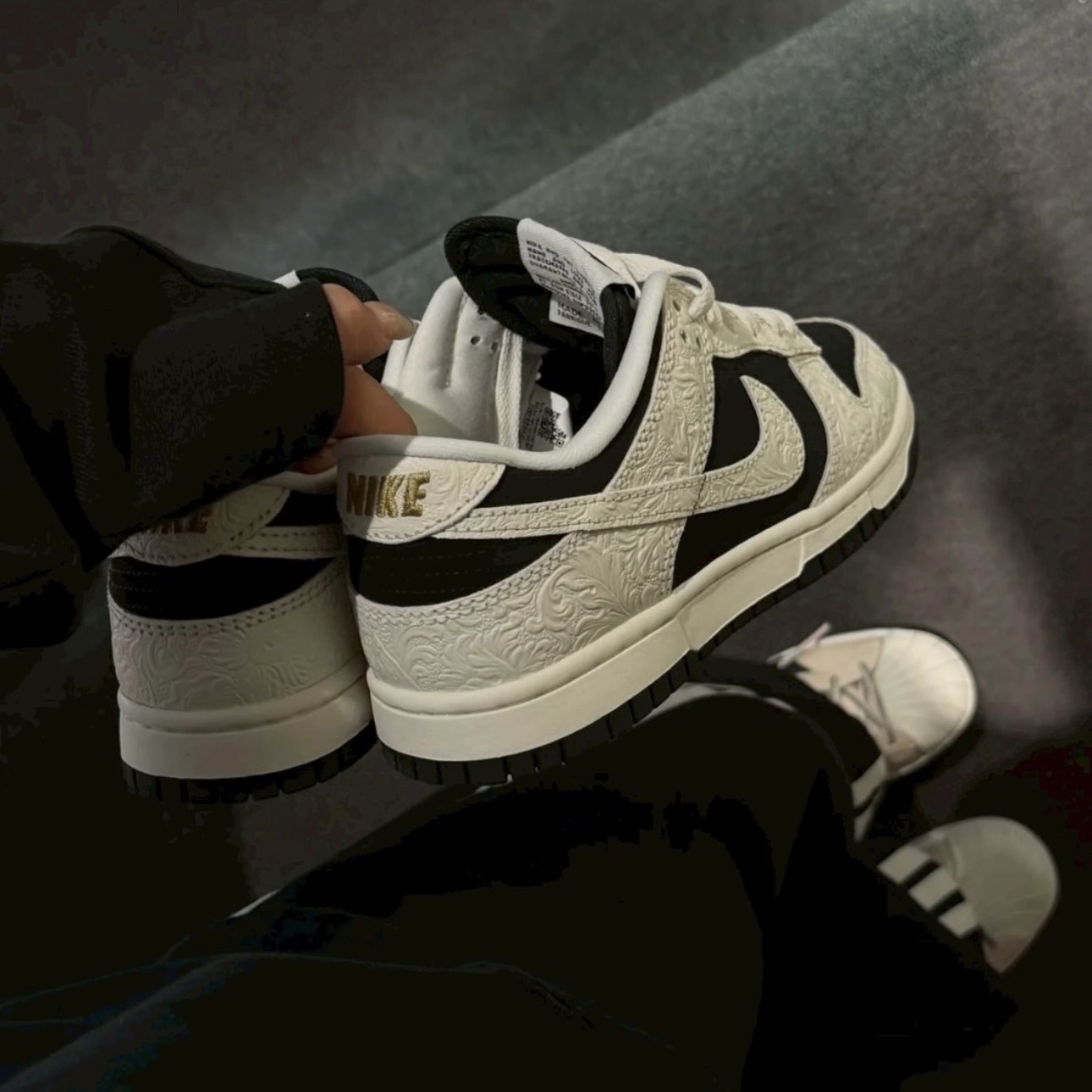 NIKE DUNK LOW "EMBOSSED BAROQUE" 馬年限定 黑白浮雕 低筒 中性款 IF3944-001