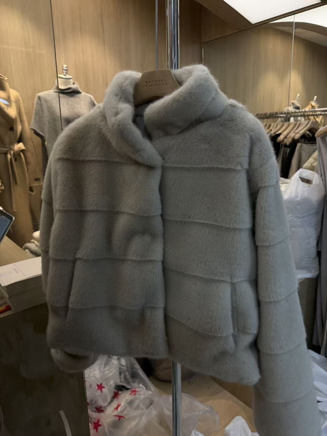 315 正韓橫排水貂毛外套