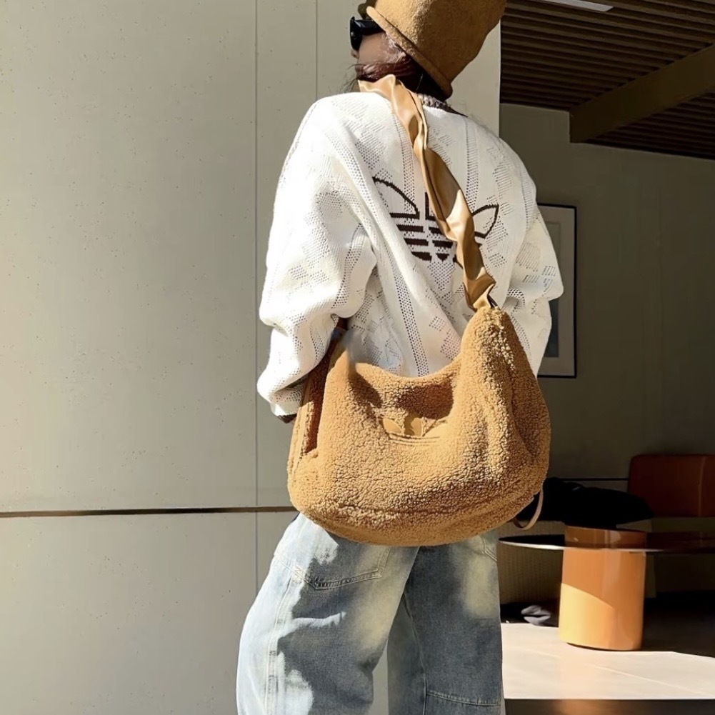ADIDAS ORIGINALS 羊羔毛 雲朵包 肩背包 斜背 愛迪達 兩色 KS8838/KT0858