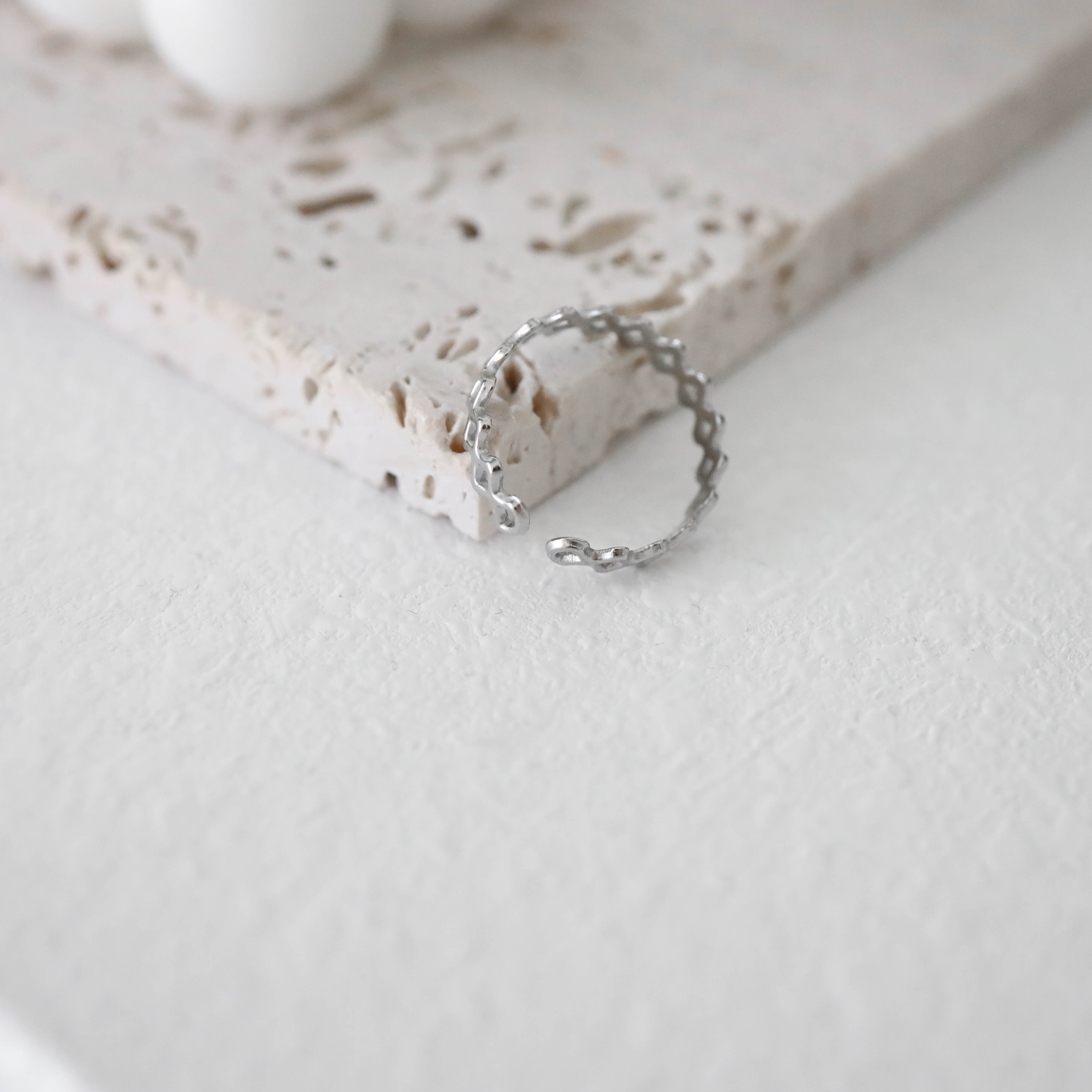 不怕水簍空菱形鋼戒